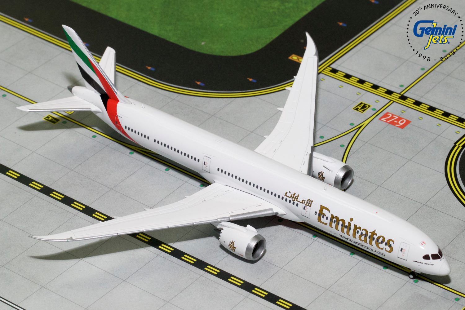 JUST LANDED! GeminiJets 1:200-scale Emirates The Boeing Company