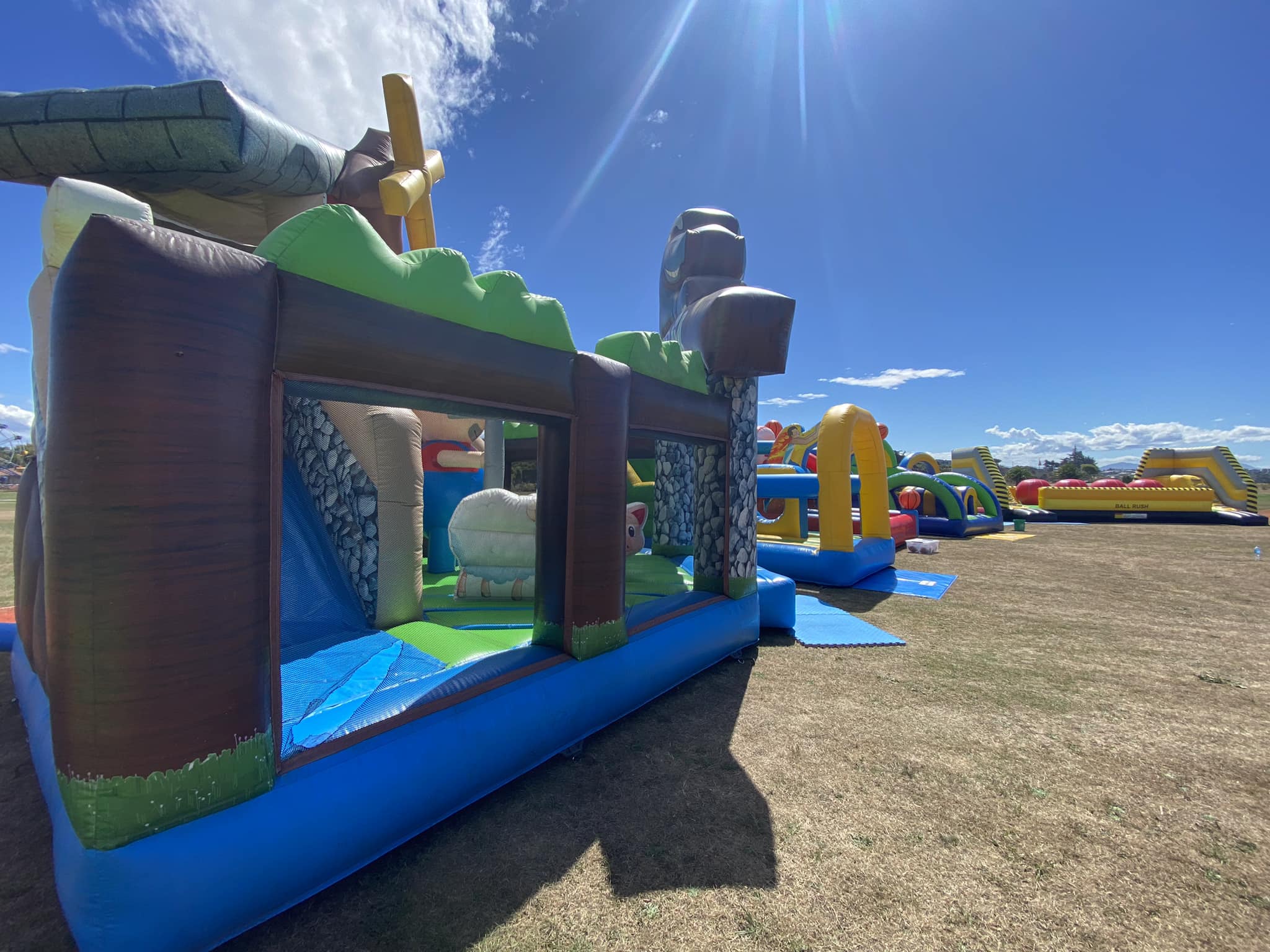 Seaside - 🎟️ INFLATABLE WORLD | The Event Hire Timaru inflatables and ...