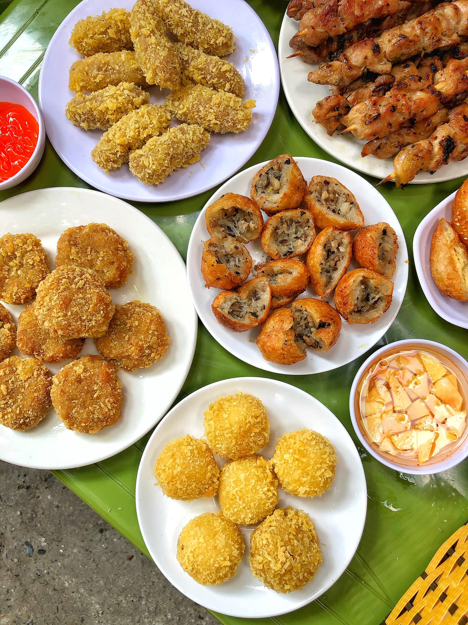 Bánh Rán Hoàn - Gà Xiên & Bánh Gà | Hanoi