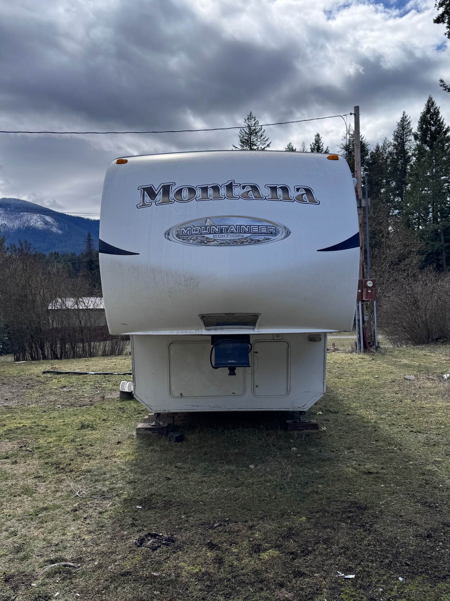 Montana Mountaineer 5th Wheel Trailer - RVs & Campers - Bayview, Idaho ...