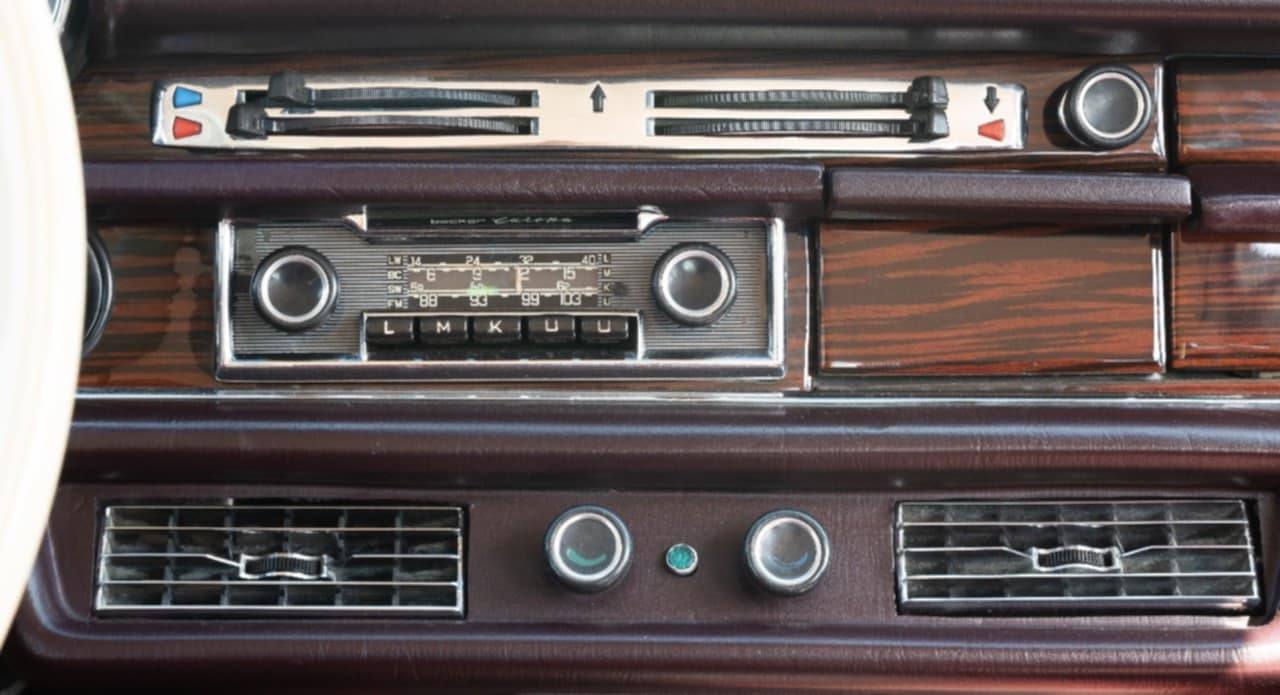カーラジオBecker Europa ベンツヤナセ w107 w123 r107 Becker Europa