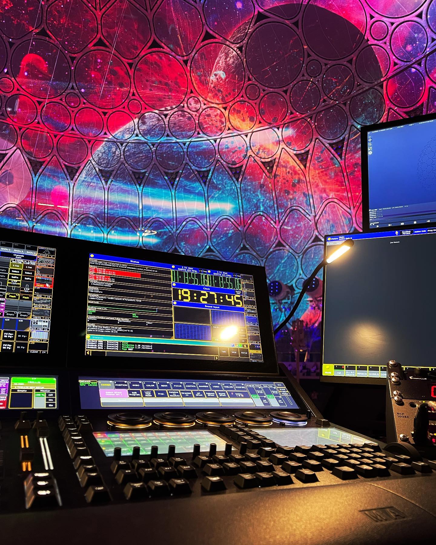 Show-Biz coop - The magic of EXPO 2020 - lighting operator @gianni_niko ...