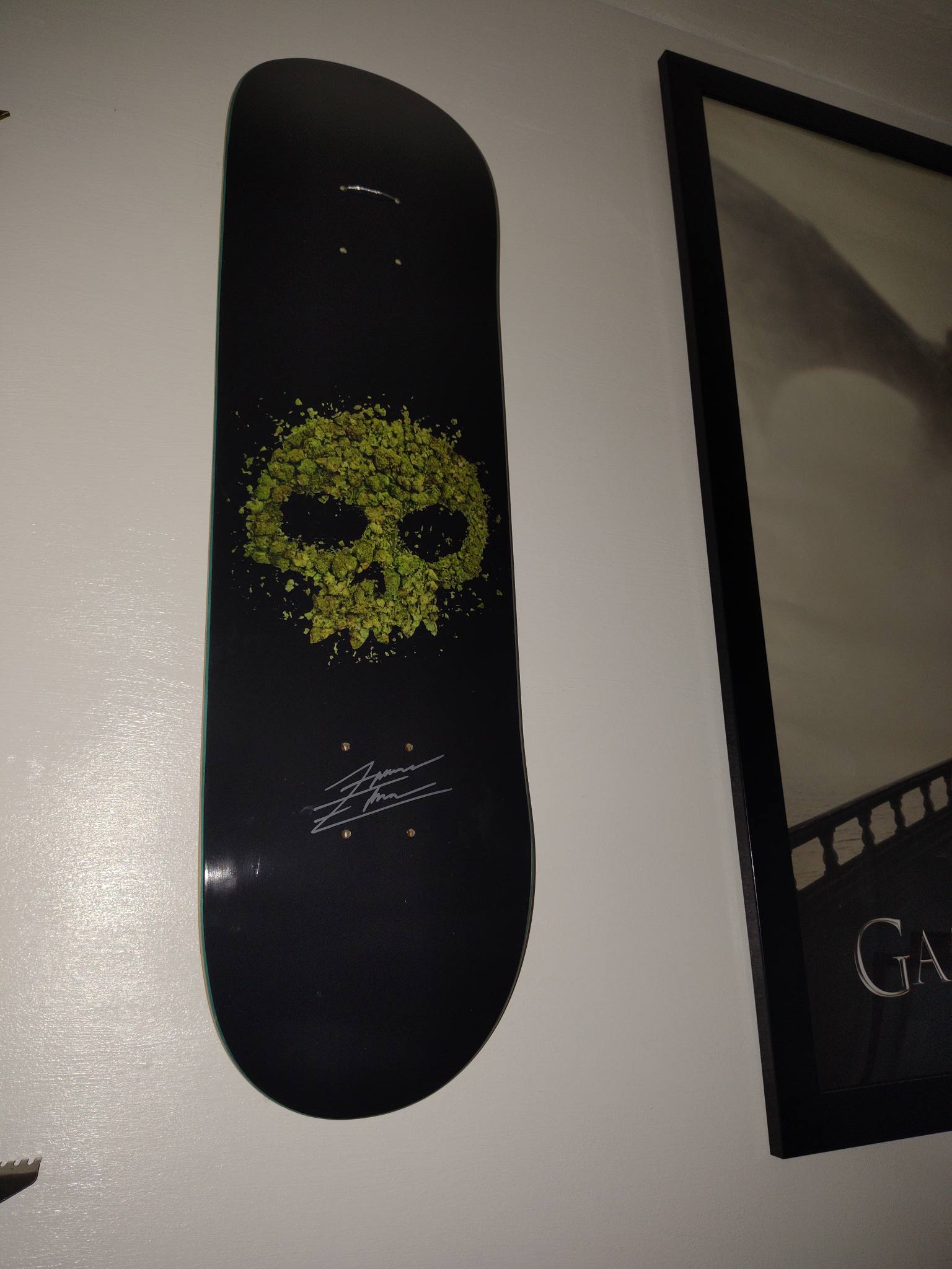 Forrest Edwards signature Zero board and tray with single skull design