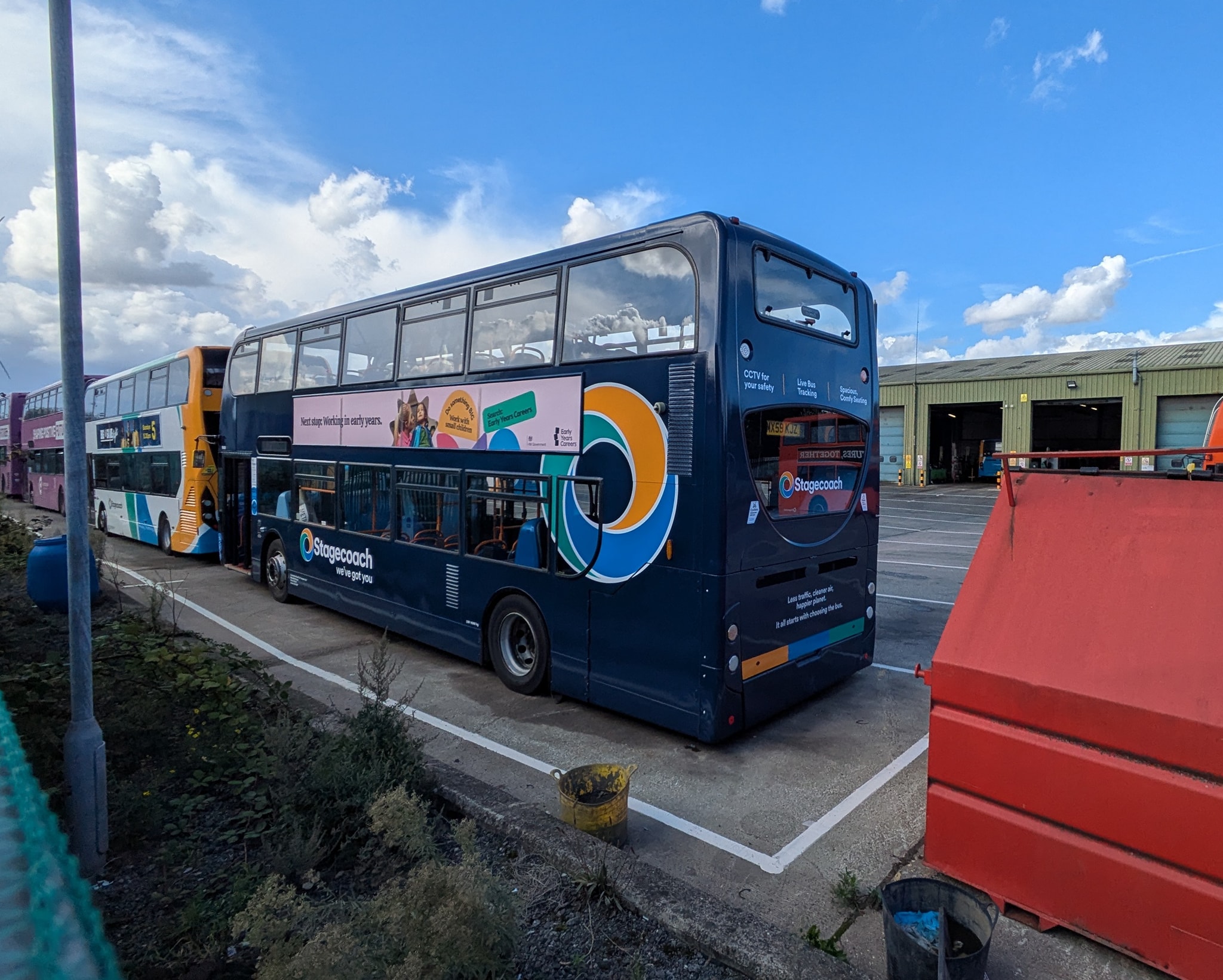 Friends of Buses and Coaches | Wearing the new livery and Looking like ...