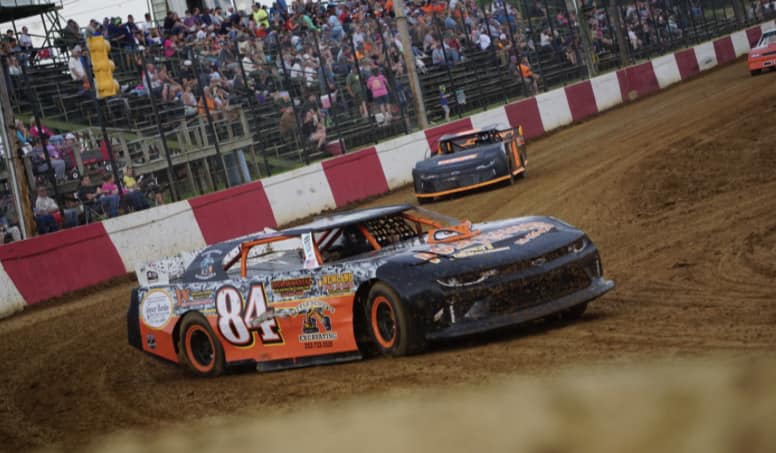 💥 Friday night thunder returns this... - Dixieland Speedway