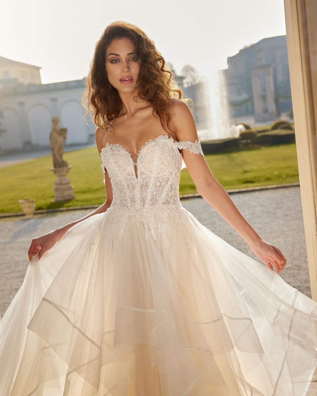 Horsehair trimmed dress? Yes, a horsehair braid is a type of crinoline netting which adds stiffness to a dress hem and comes in a variety of widths. Horsehair at present is usually