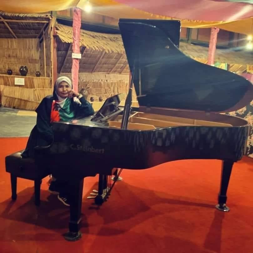 POV: wajahnya umpama sang bulan purnama ..🫠 yg masih ada punya ibu ...