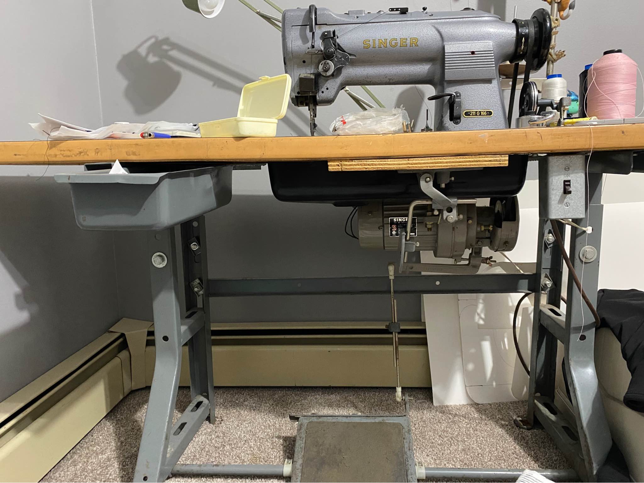 Singer sewing machine (211 g 166) - Sewing Machines & Sergers ...