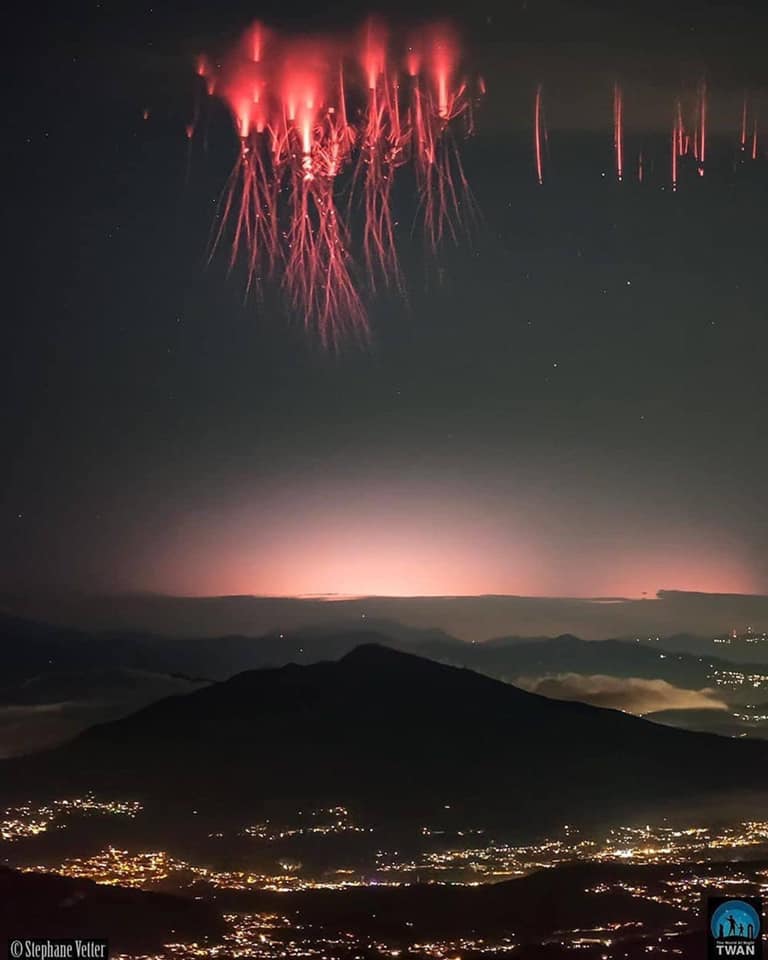 AF Astronomía - Imagen reciente del sprite rojo tomada en... | Facebook