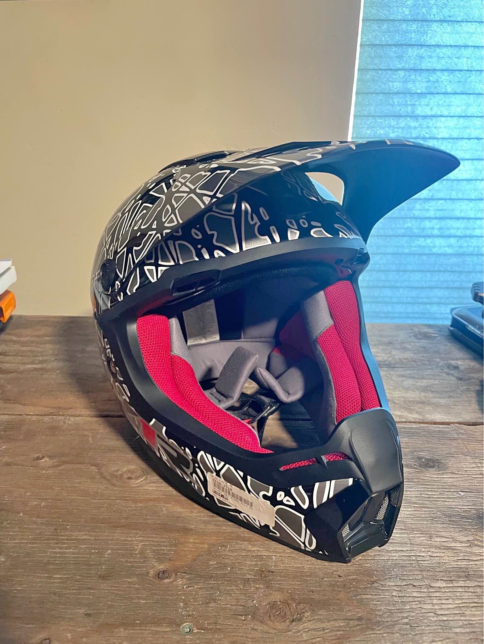 burton chopper 120 snowboard Chicklet Youth Snowboard, 120cm – Pando Refitters Shoei RF-SR Full Face var3value:Iridium Blue Visor Recreation & Camping