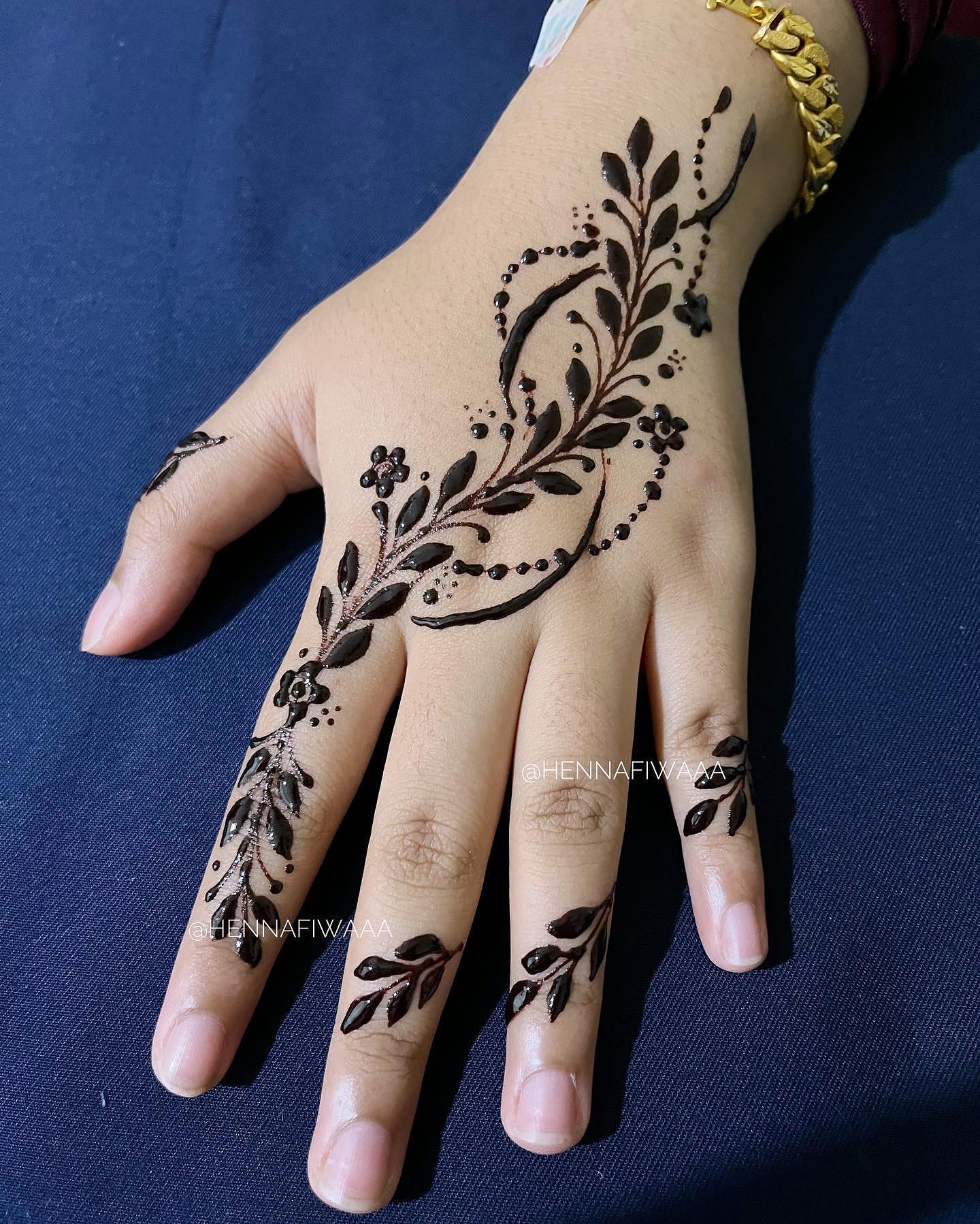 Hennaby Fiwaaa - 🌸 HENNA RAYA 2K22 // HENNAFIWAAA . .... | Facebook