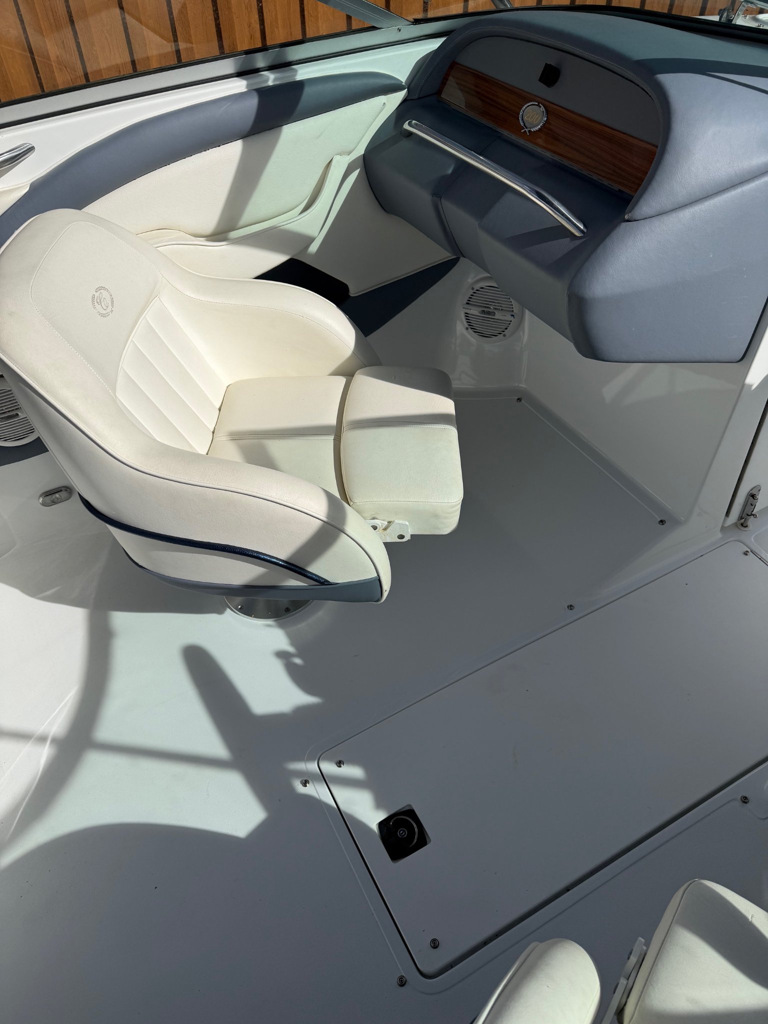 2003 Cobalt 200 Bowrider - Only 82 Hours - Volvo Penta 5.0 GXi ...