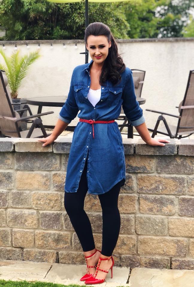 blue jean dress with leggings OOTN Heading out for a few drinkies tonight and decided to my denim dress up a pair of heels, footless tights and a red belt! Currently working on a blog BFCM25-20 Chelsea Handler's Stylist Molly Farbic order - Choose size:3 yards / 2.7 meters Fit True to size