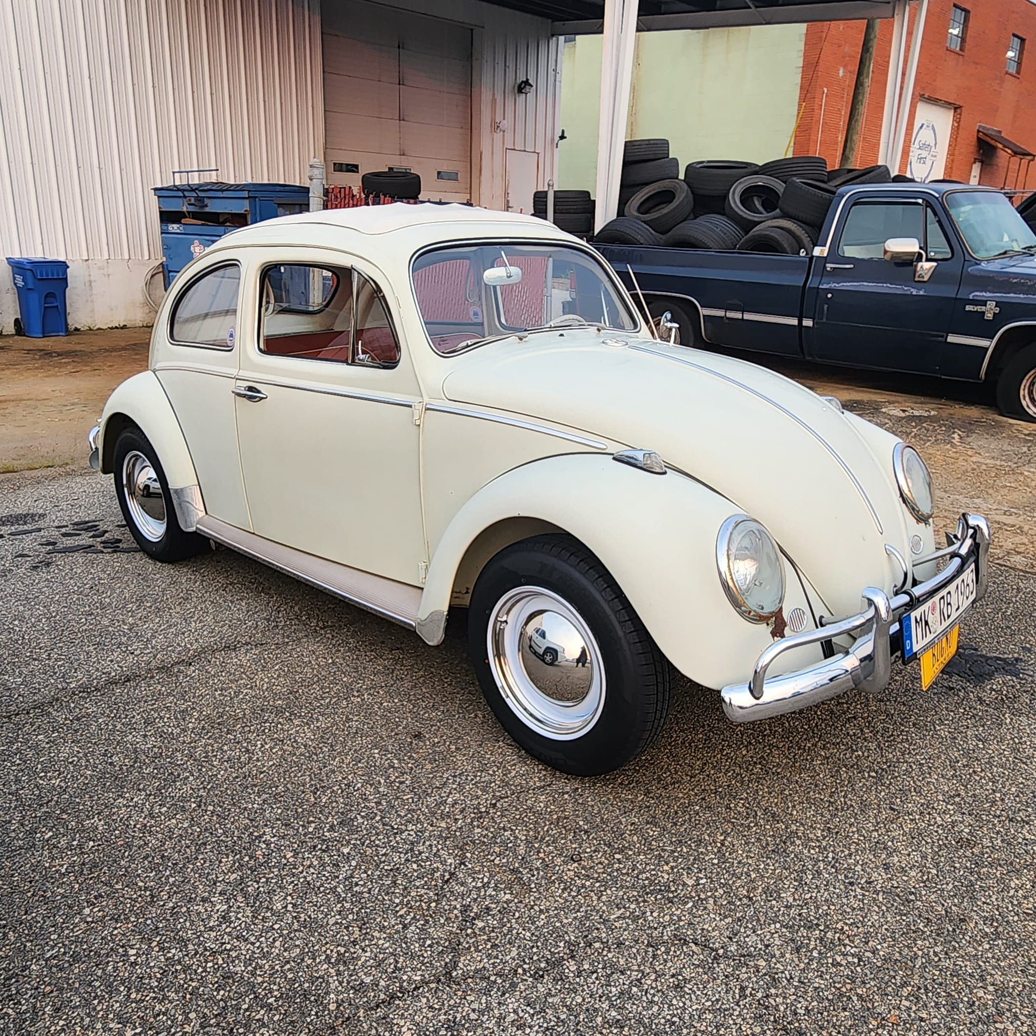 TninoFull-Drive2 Vintage Cream ！ New white wheels installed on vintage Volkswagen