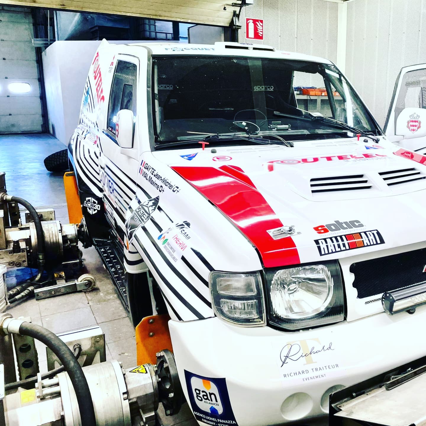 Mitsubishi shell paris Alger Dakar Debussy Georges St jean pierrot