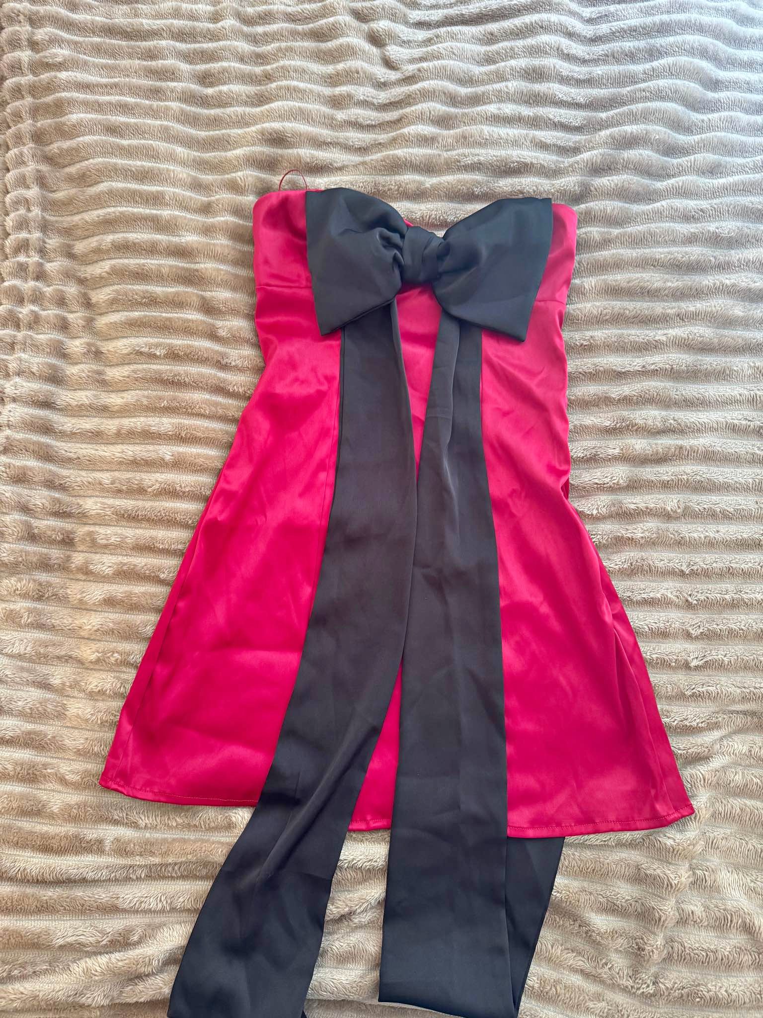 watters crescendo strapless bow mini dress By Little White 30400 Your special night will all be leading up to this moment when you make your entrance in Crescendo watters crescendo strapless bow mini