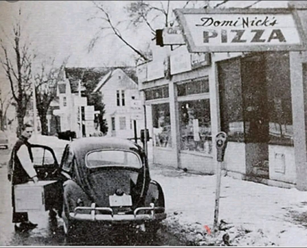 アメリカ雑貨　Domimo's pizza 車載看板 Domino's Pizza founding in Michigan