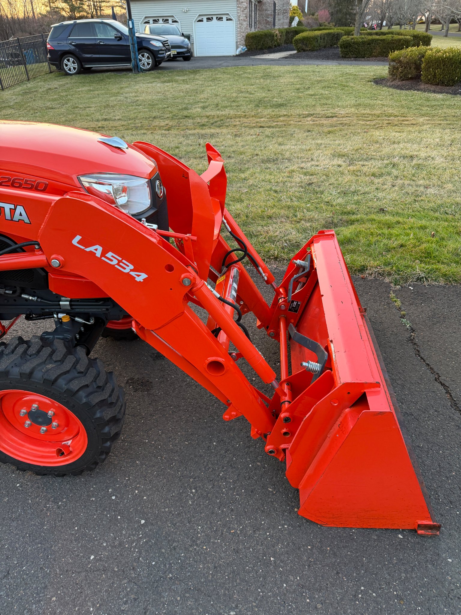 Kubota B2650 Tractor w/ LA534 Loader – 192 Hours – Mint – Garage Kept ...