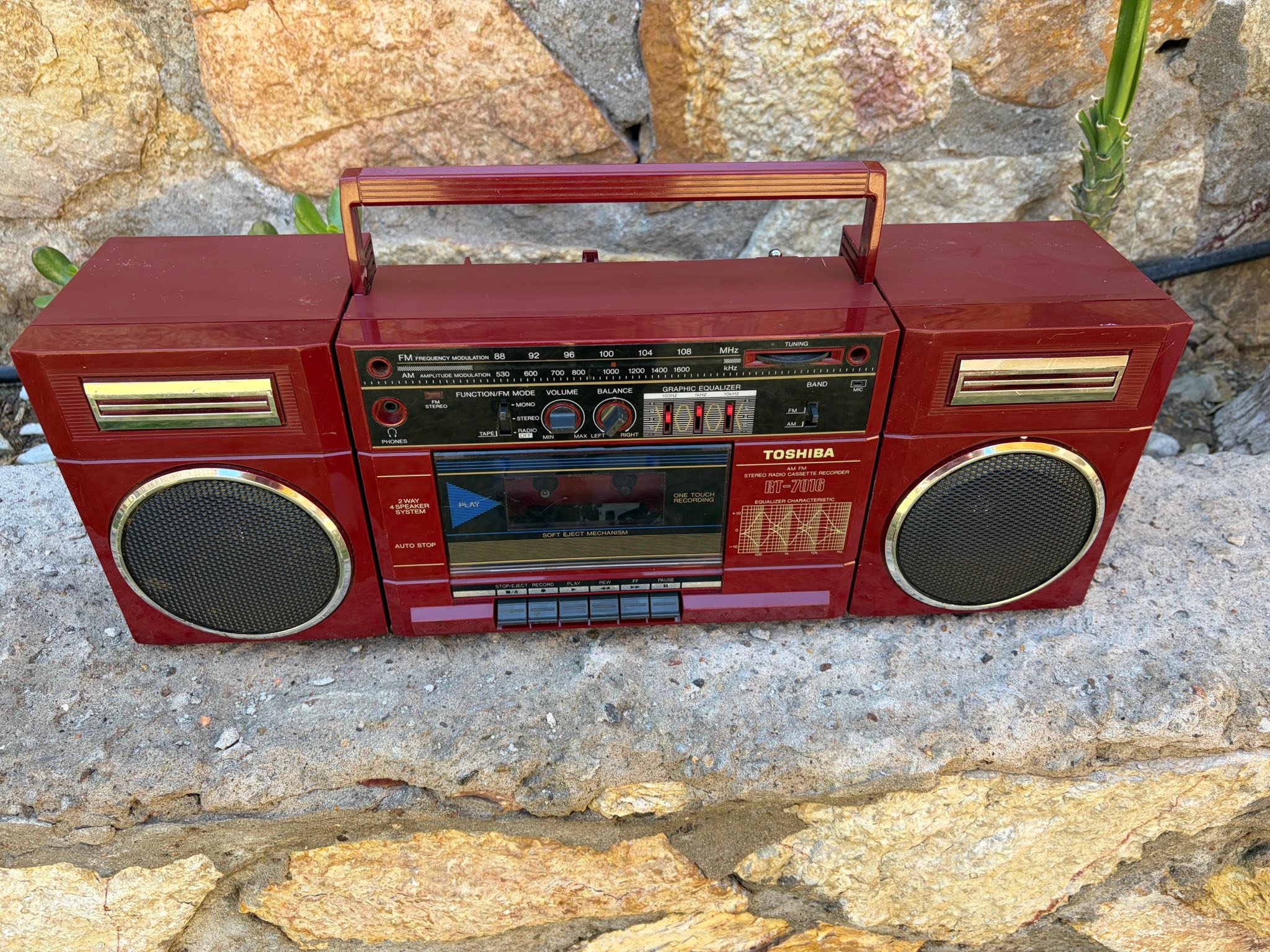 Vintage Boombox Toshiba RT-7016 Radio Cassette Player