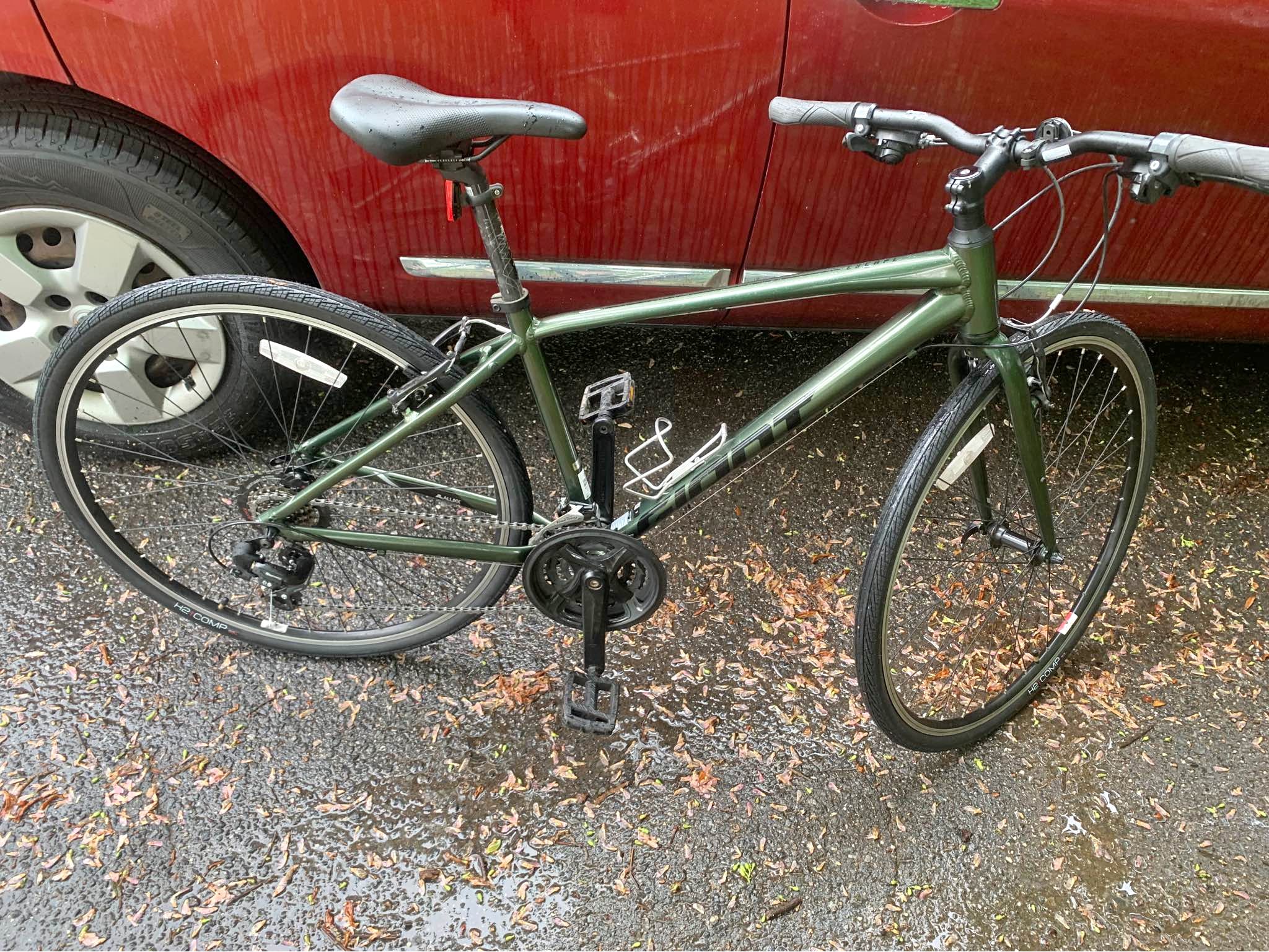 Clean refurbished Giant Escape small hybrid with new tires/tubes for ...