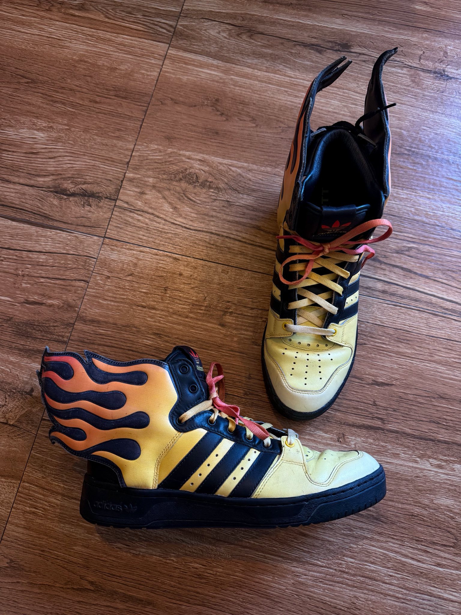 RARE 2011 JEREMY SCOTT X ADIDAS “JS FLAMES WINGS 2.0” Size 10.5 