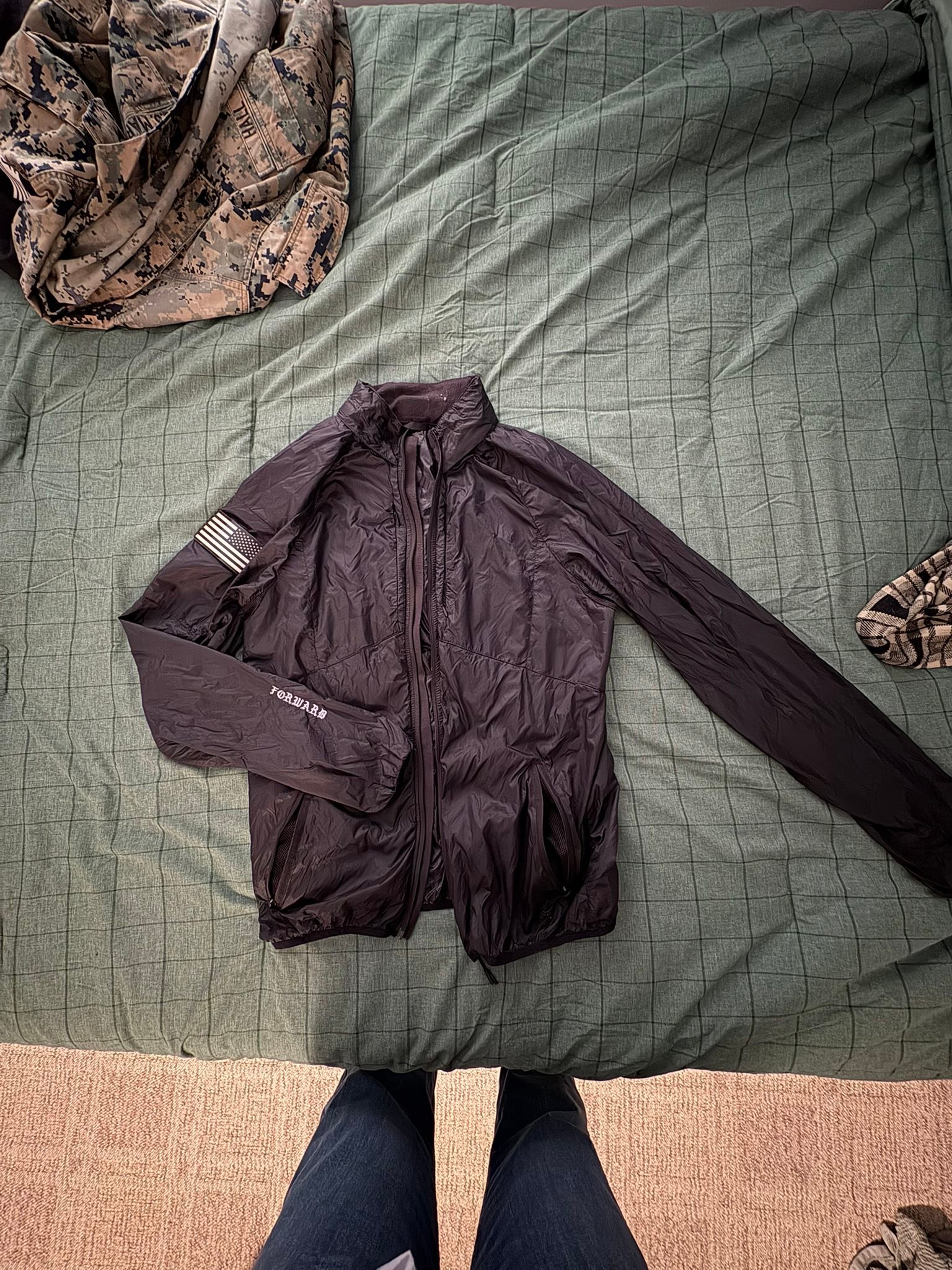 Anyone with XL Gearlab x FOG windbreakers or FOG bags please DM me