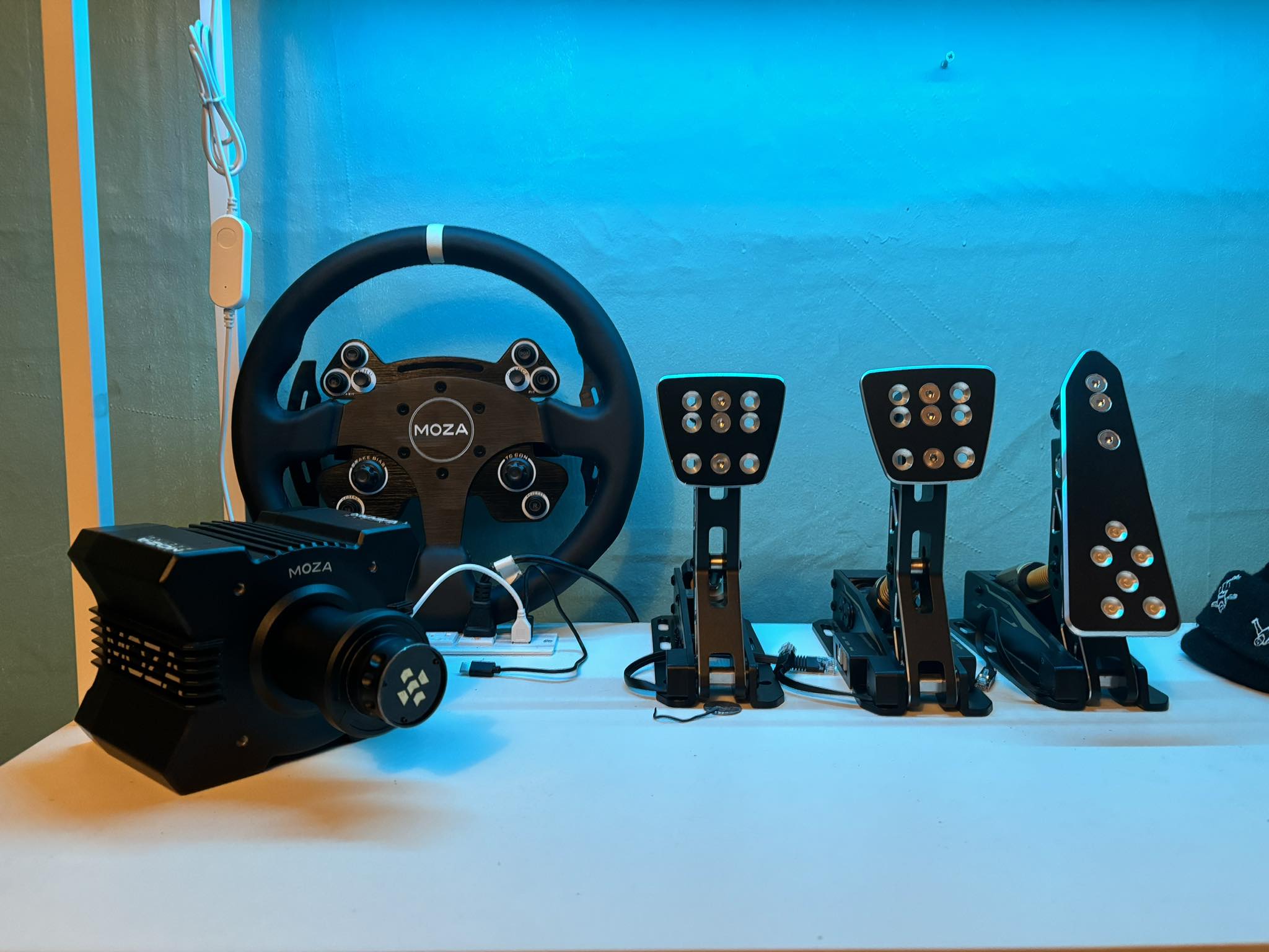 Moza R9 with CRP2 pedals on PS5?