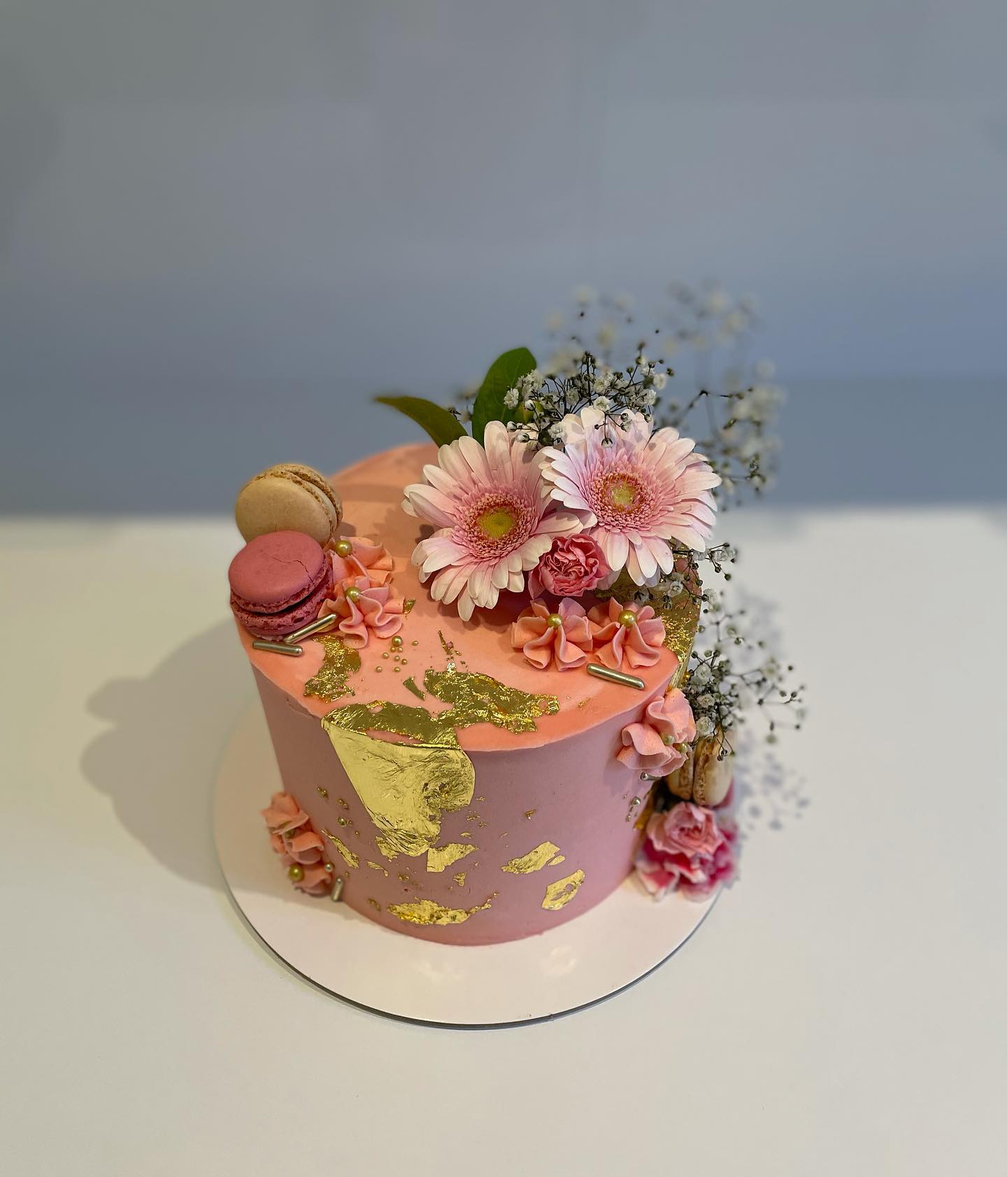Cakes By Emily - 🎀 gorgeous cake for an 18th 🎀 7 inch...