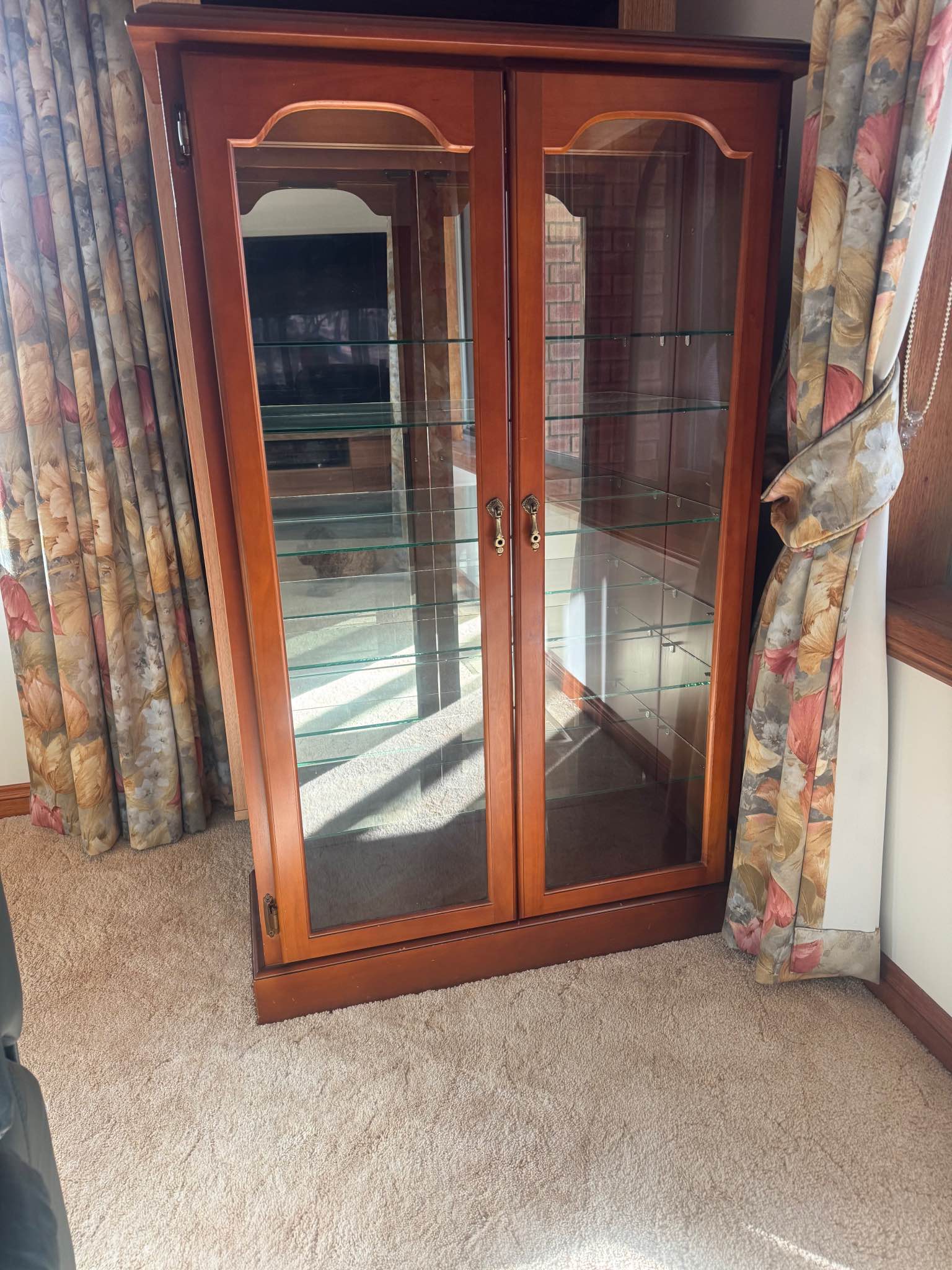 Crystal Cabinet mirror back 6 adjustable glass shelves - China Cabinets