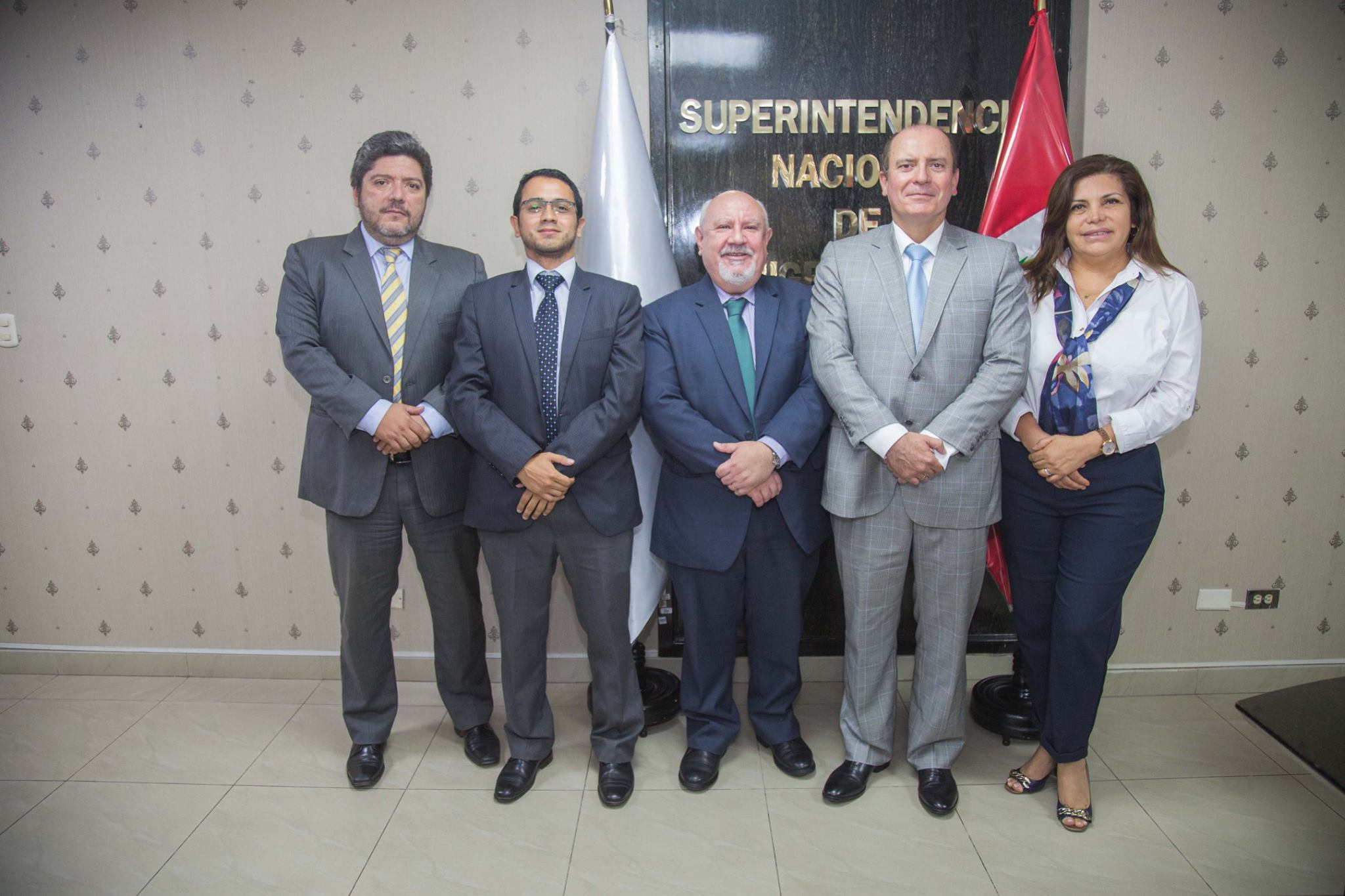 Superin... - Superintendencia Nacional de Migraciones del Perú