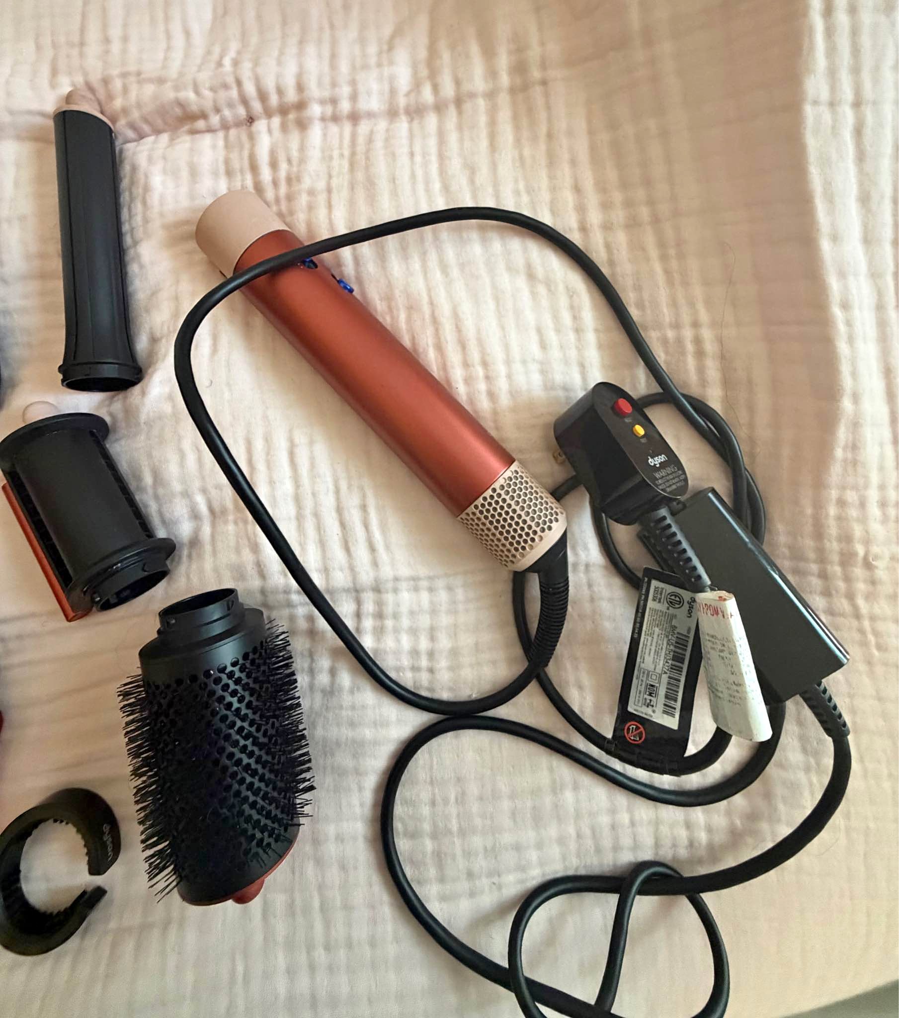 新品・中古のDyson-airwrap-co-anda2x-tm-multi-styler-and-dryer 