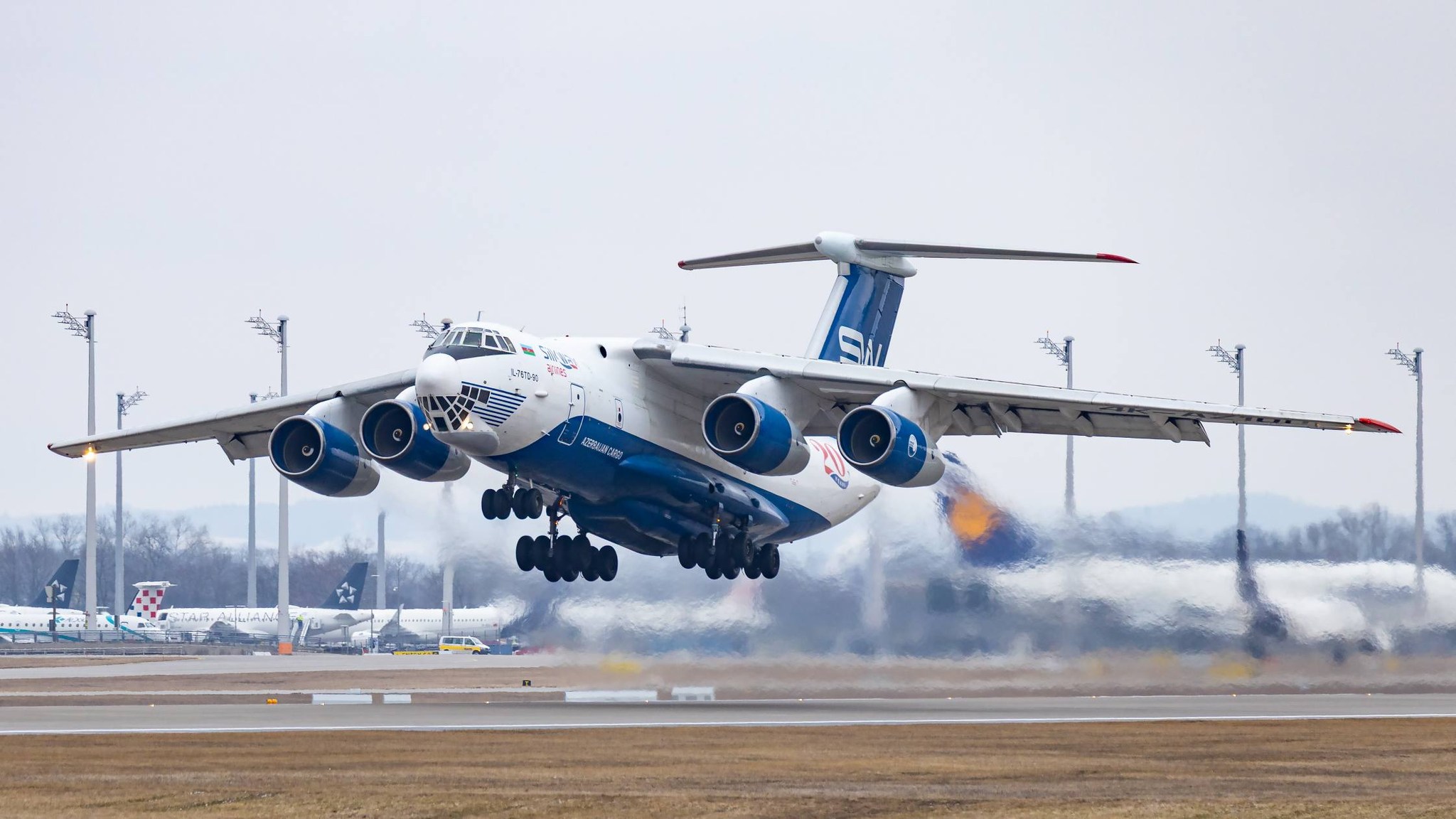 What a beautiful aircraft the 4K-AZ100 😍 Nice catch of the