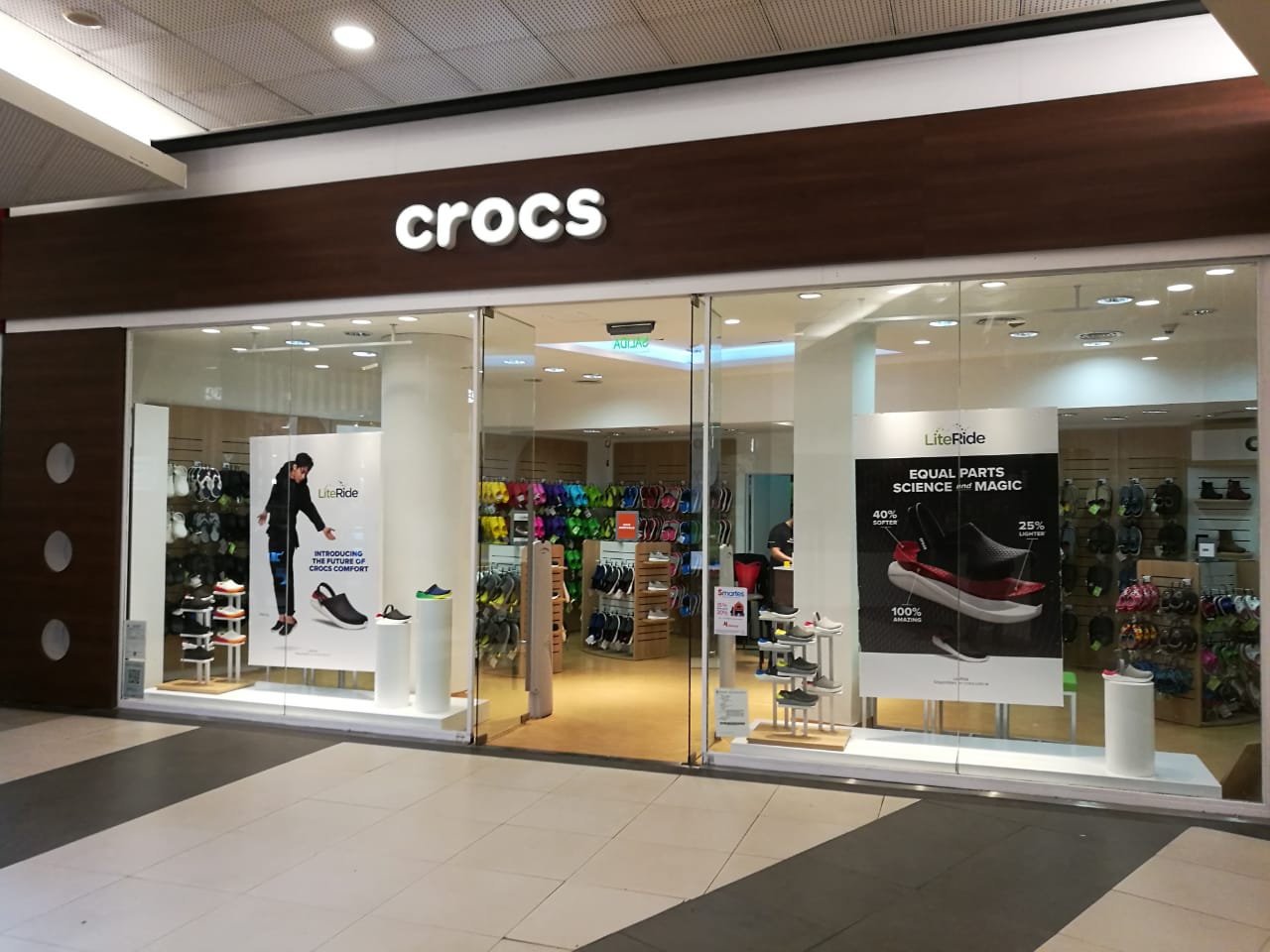 Crocs - 🎈 Nos renovamos! Vení a conocer el nuevo local de... | Facebook