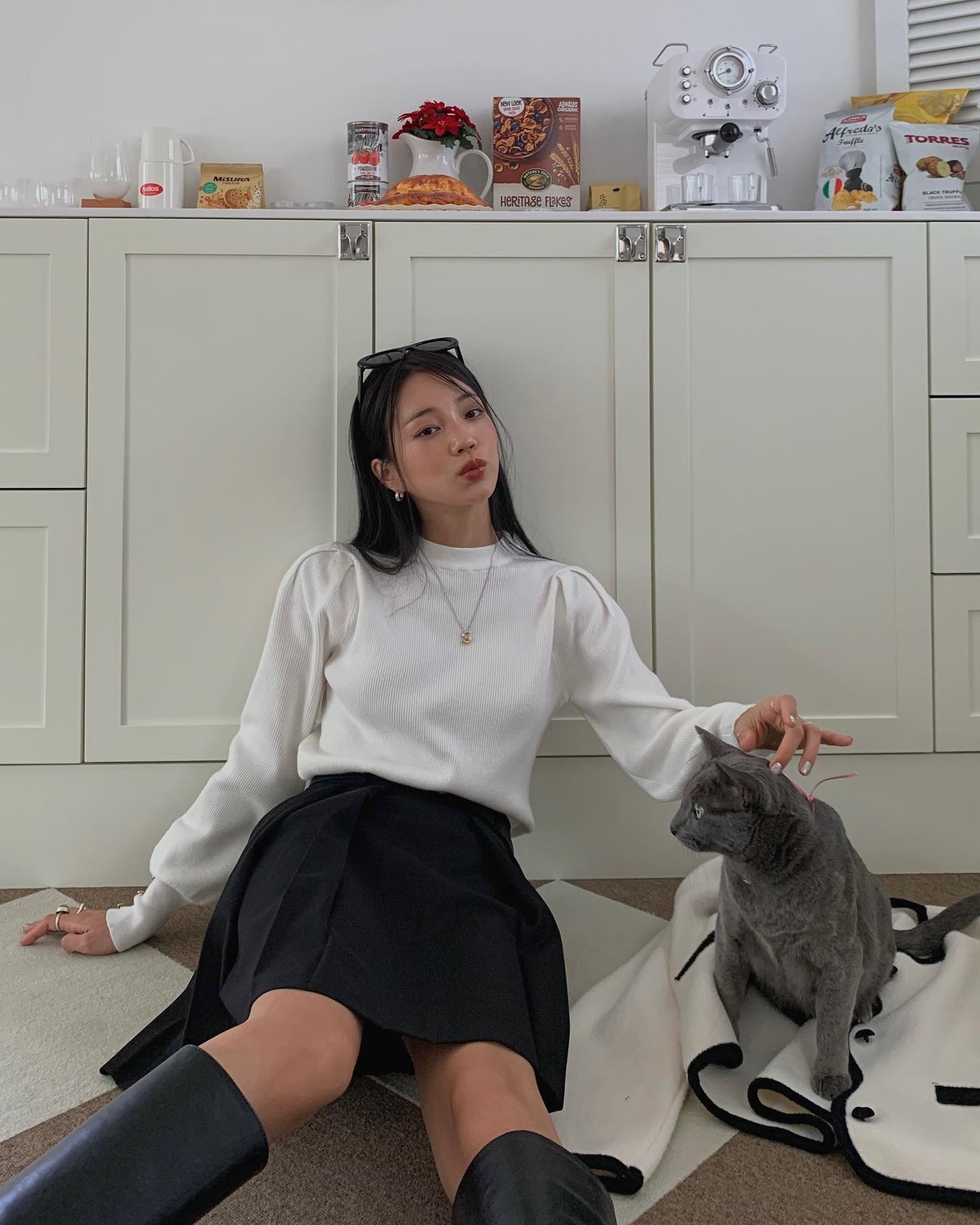 비키 - 비키 포그니 X 염설희(@mulbada) 🤍 #설쁘 가 선택한 #포그니 니트와 코디 룩!... | Facebook