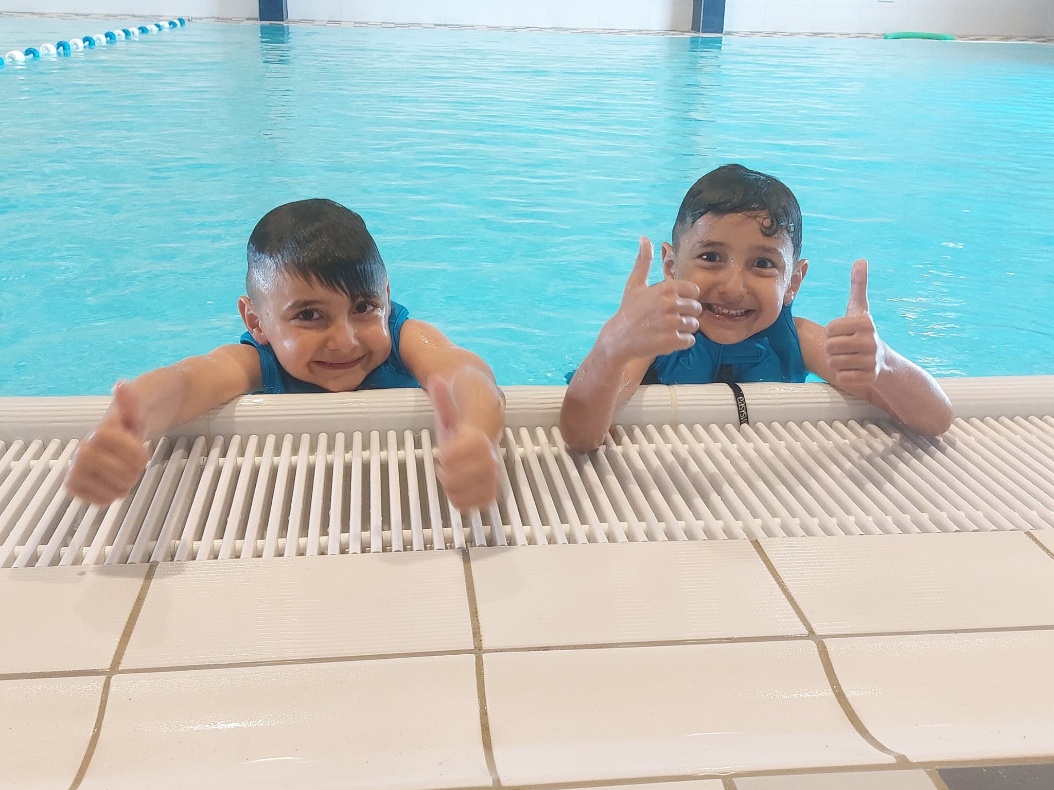 Zwemschool - Lekker dagje met zn 2en op pad♥️ naar de zwembad branche # ...