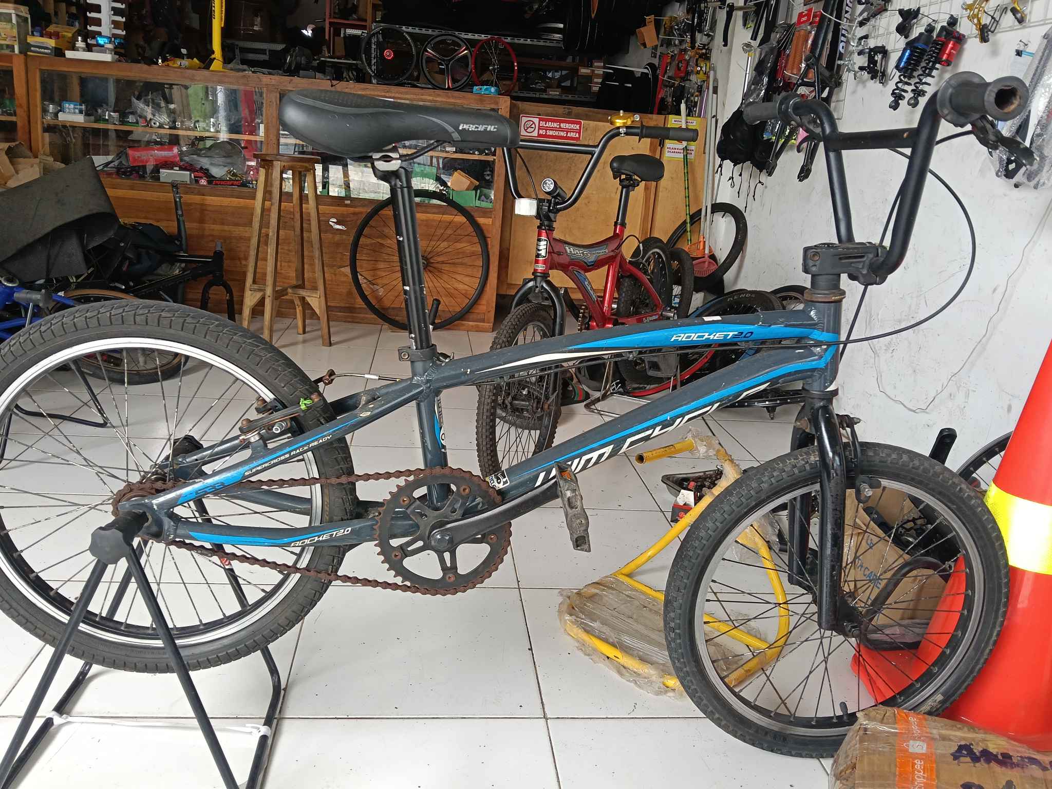Sepeda BMX razor Rogue Blizzard Polygon - Bicycles - Pasuruan ...