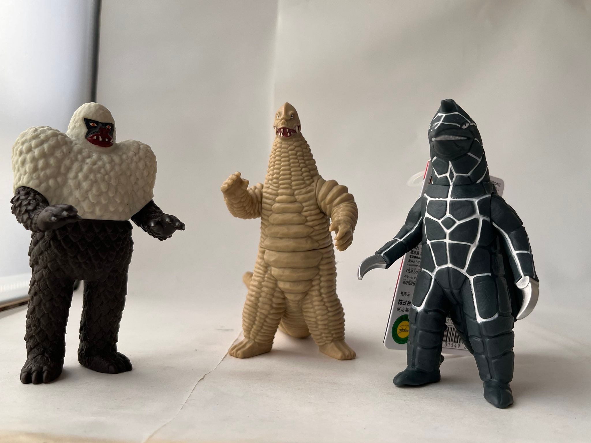 本日発売の彗星怪獣ドラコを買いました。 背中のビニール傘を刺した