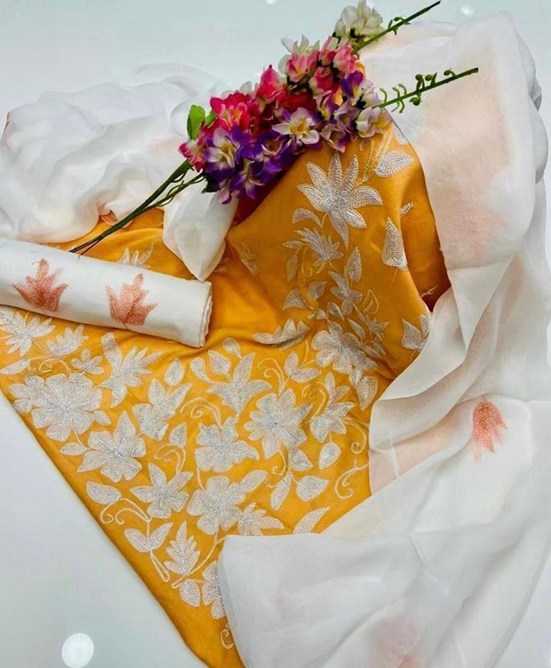 Momina Fabrics Collection | Multan