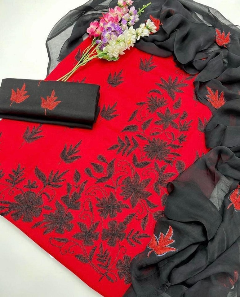 Momina Fabrics Collection | Multan