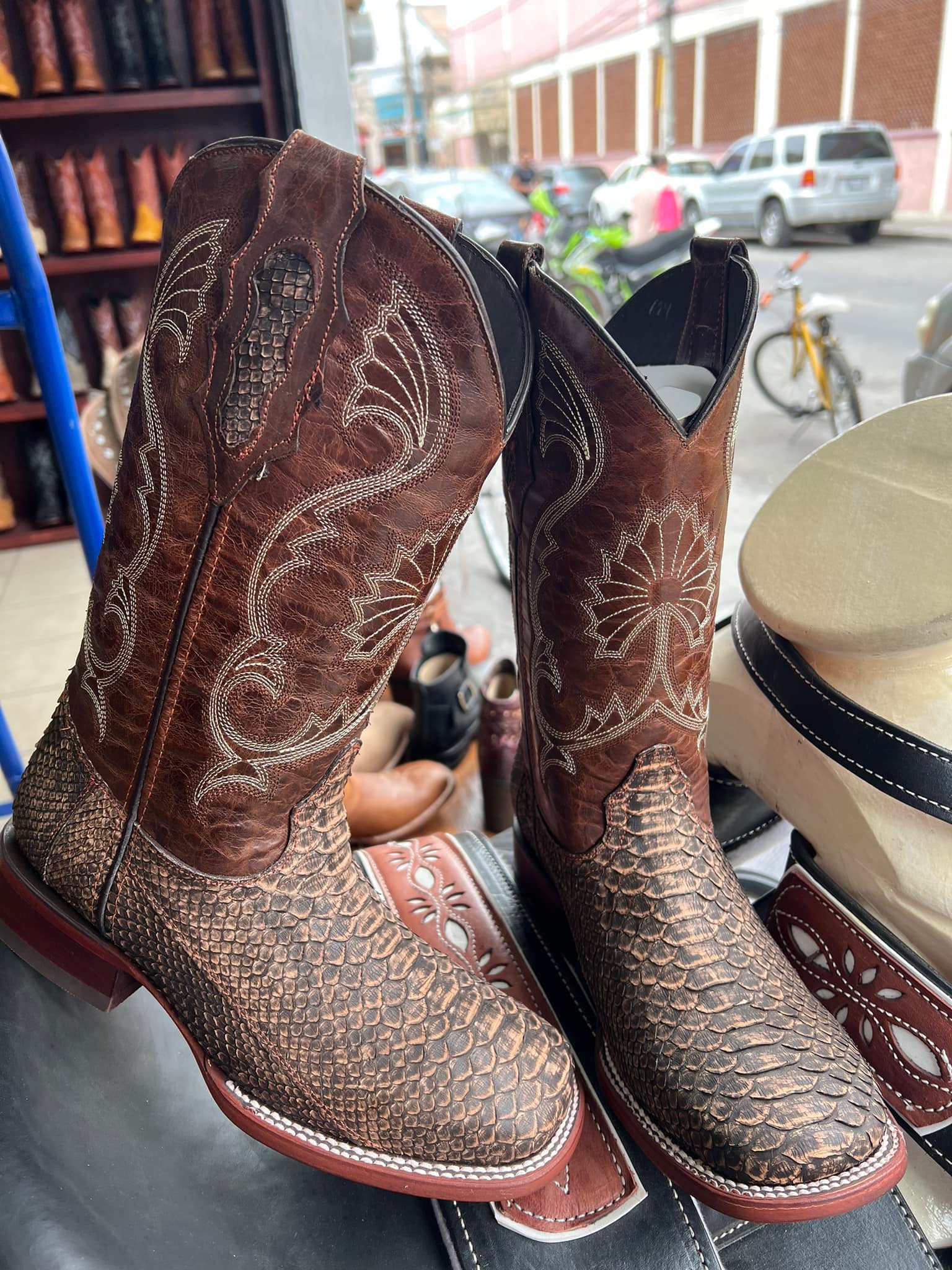 JW Ranch Botas Fabrica - Home