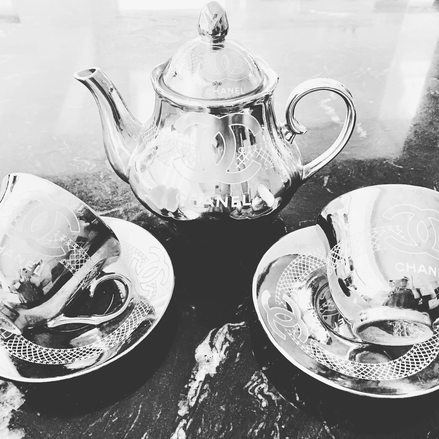 Cup of tea? Loving this Chanel Tea Set with teapot and 6 cups and 