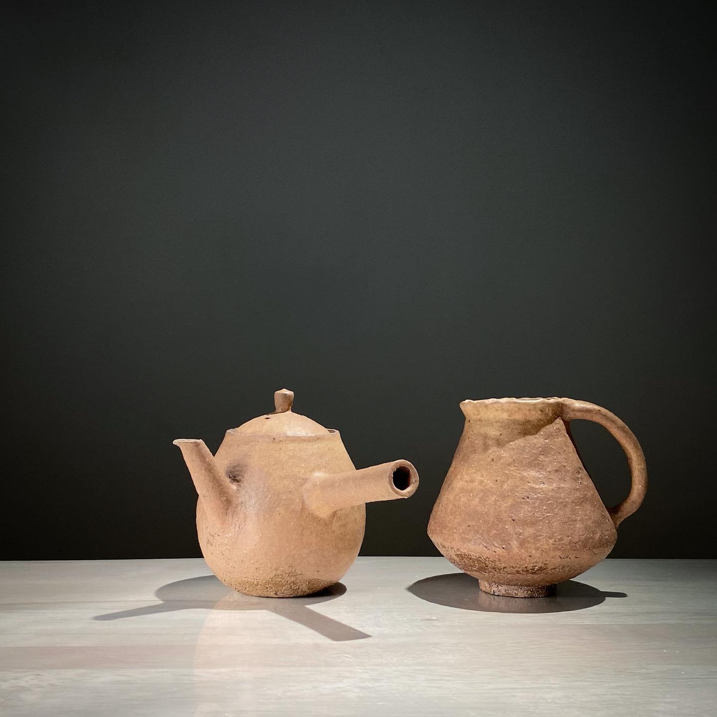 郷原良成さんの作品が入荷しています。 備前徳利が中心。 急須、水注と 
