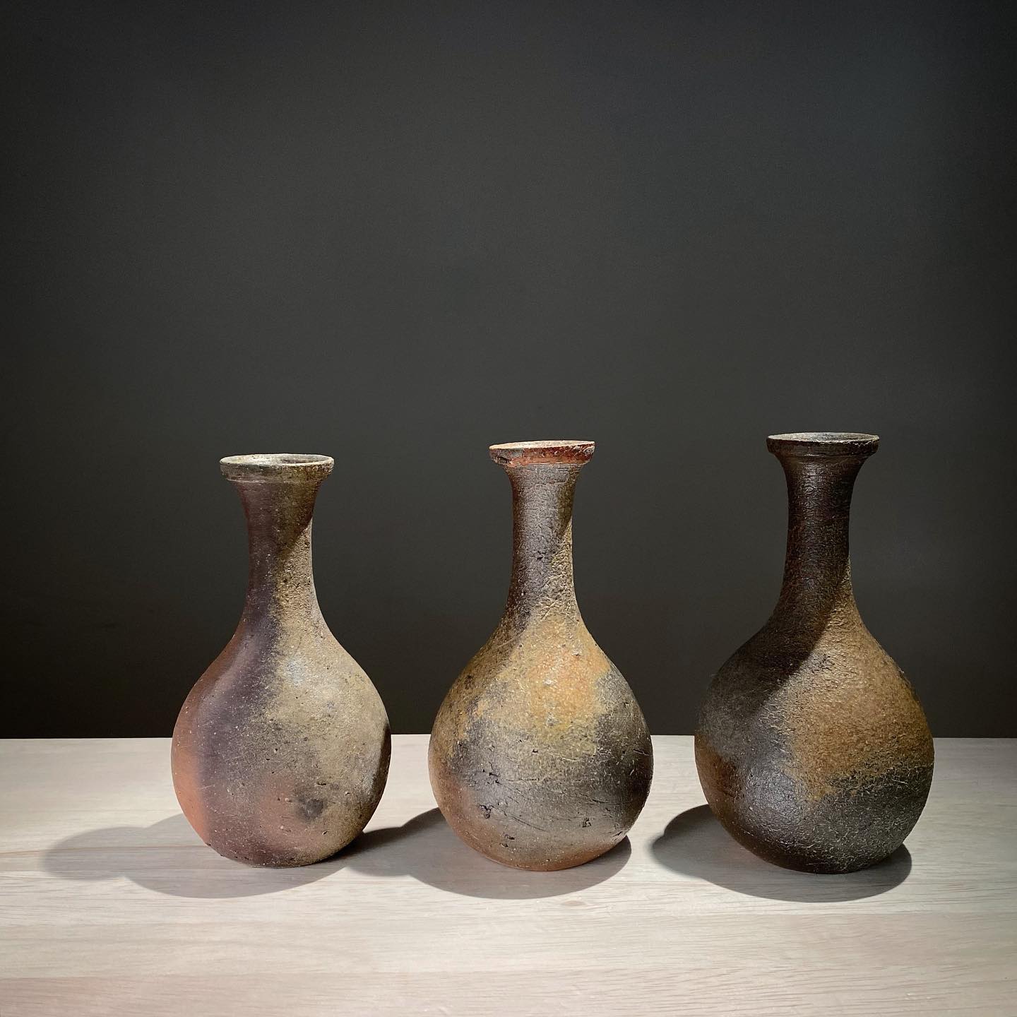郷原良成さんの作品が入荷しています。 備前徳利が中心。 急須、水注と 