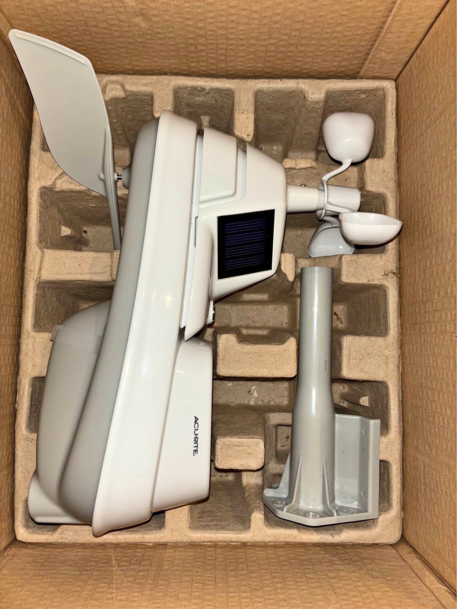 AcuRite Outdoor Weather Station Sensor-Tracks Wind, Rain & More ...