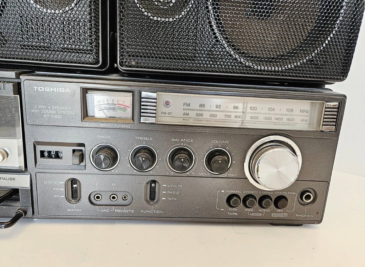 Vintage Toshiba Boombox RT-8700S AM/FM Cassette Recorder Stereo