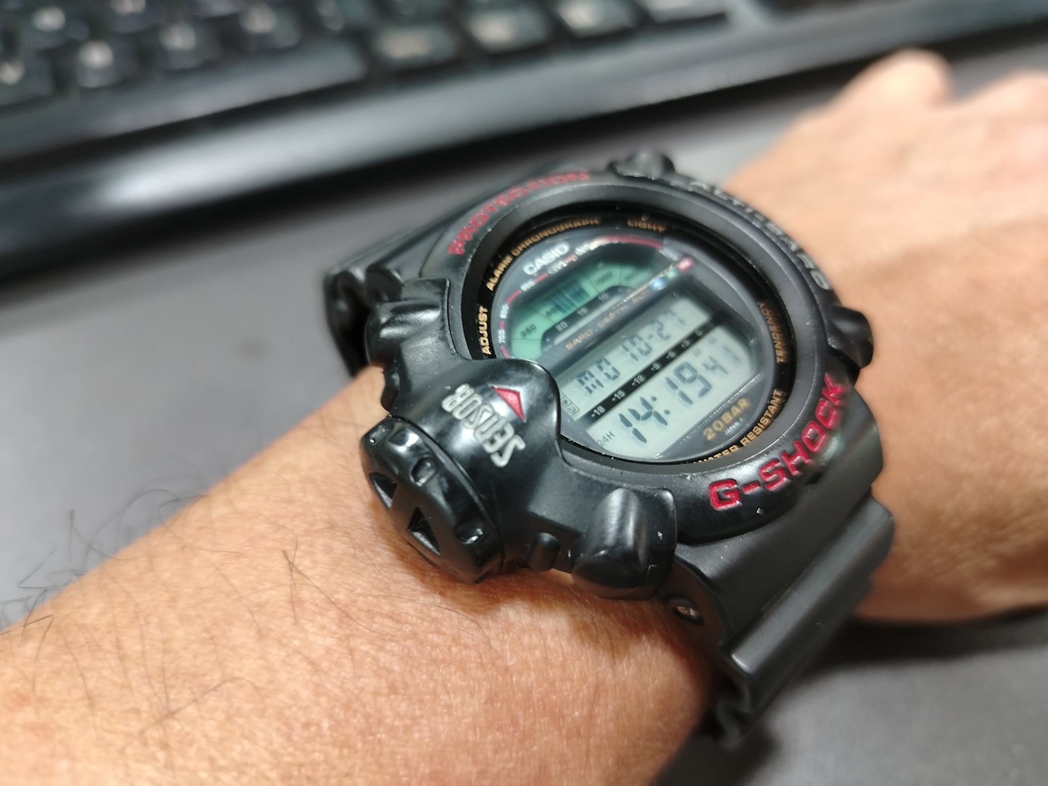 Casio G-Shock DW-6500 Sky Force watch features