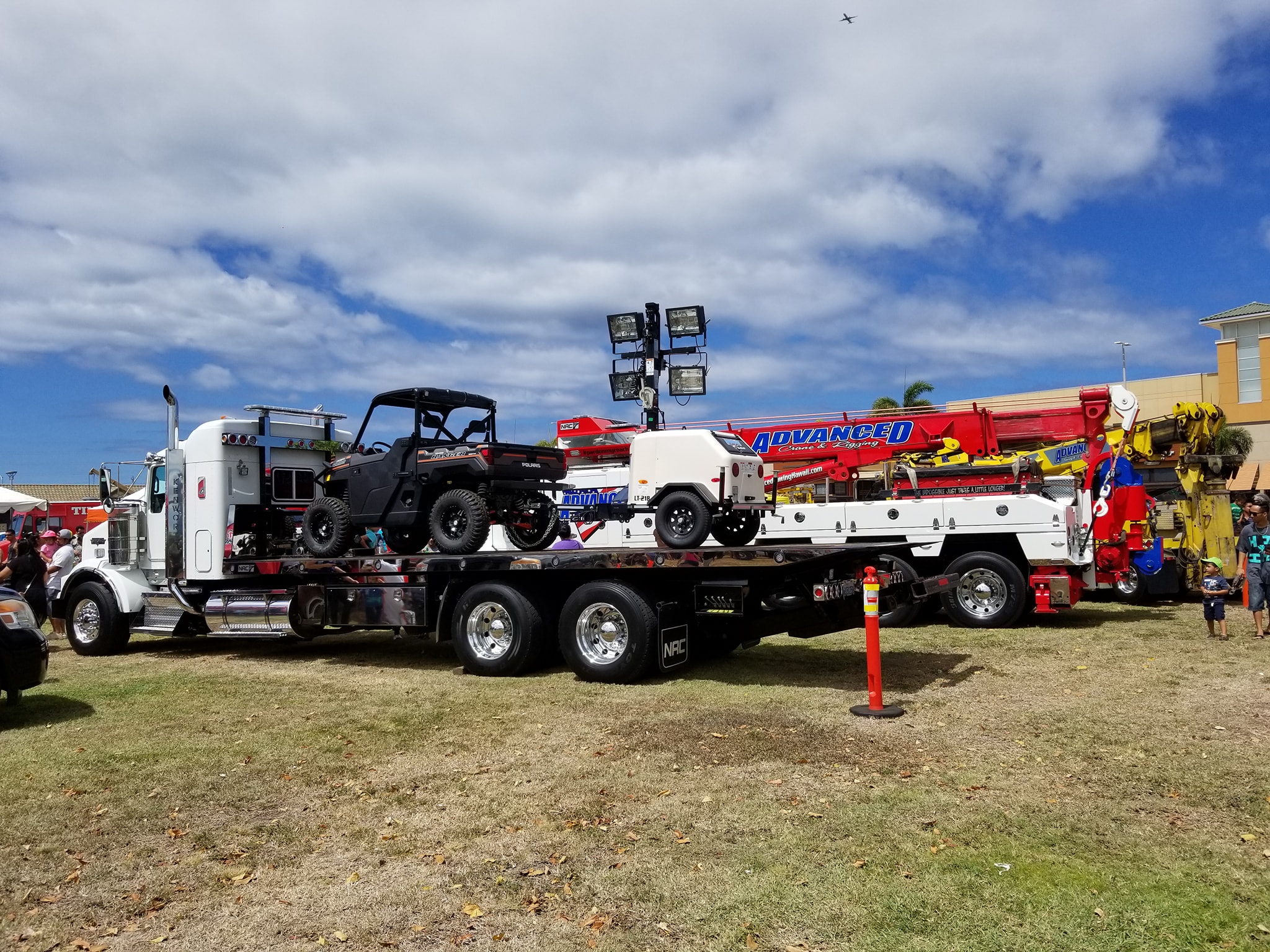 Advanced Towing & Recovery / Advanced Crane & Rigging