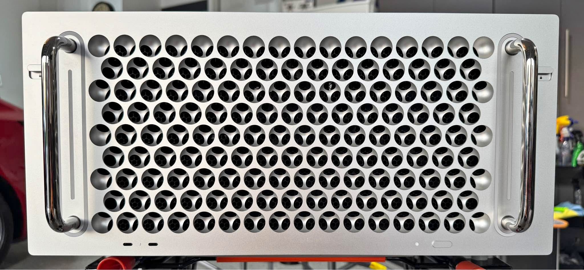 Apple 2019 Mac Pro Rack Mount A2304 96GB RAM 4TB Storage Radeon 580x w ...