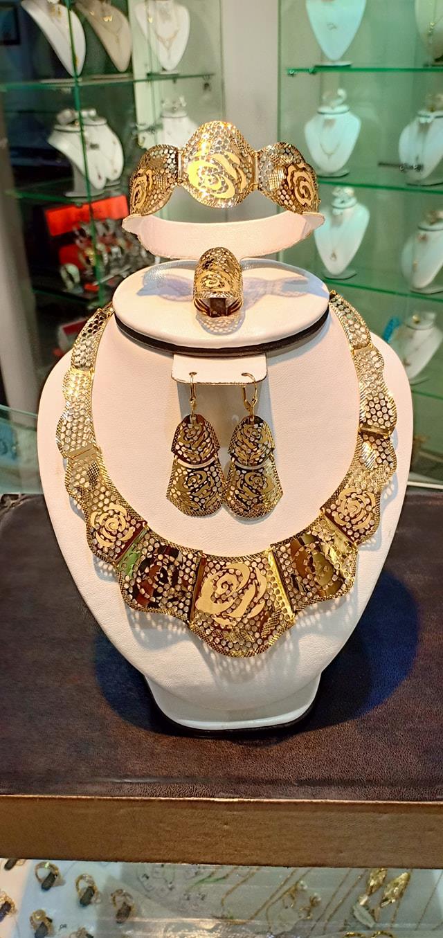 Parure Cléopâtre Métal Doré Avec Pierres Noires Réglable N°684 - Neuf Avec étiquettes