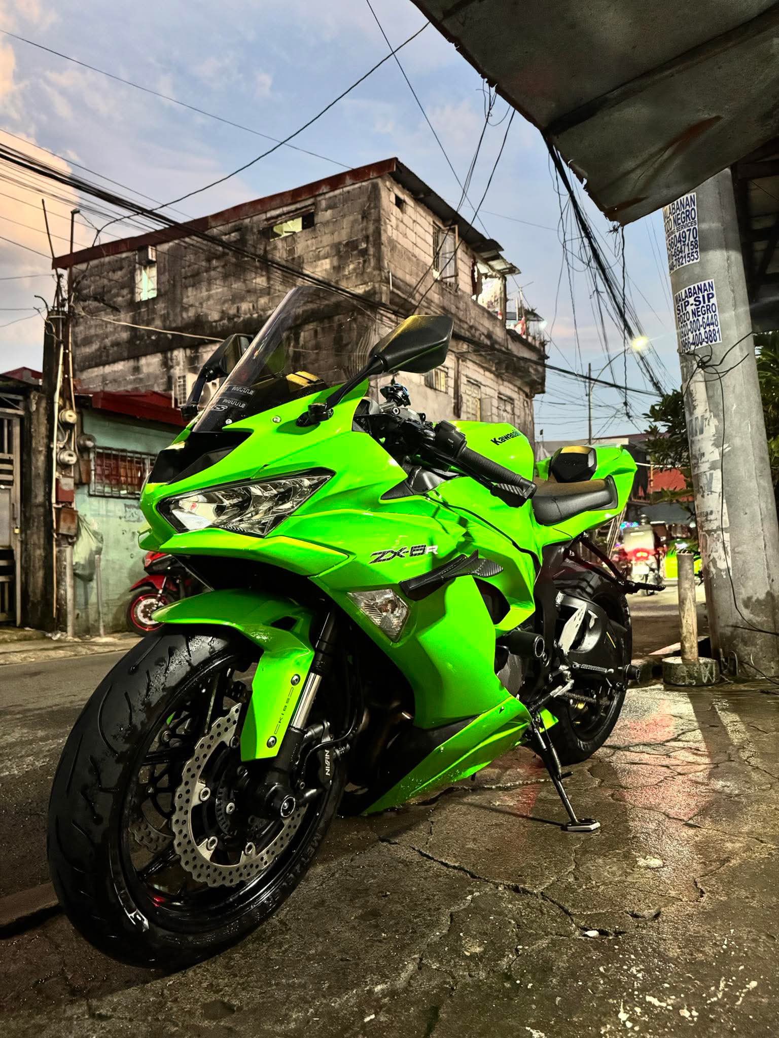 For sale: Kawasaki zx6r ninja 2022 price 495k pesos (Lowest in the